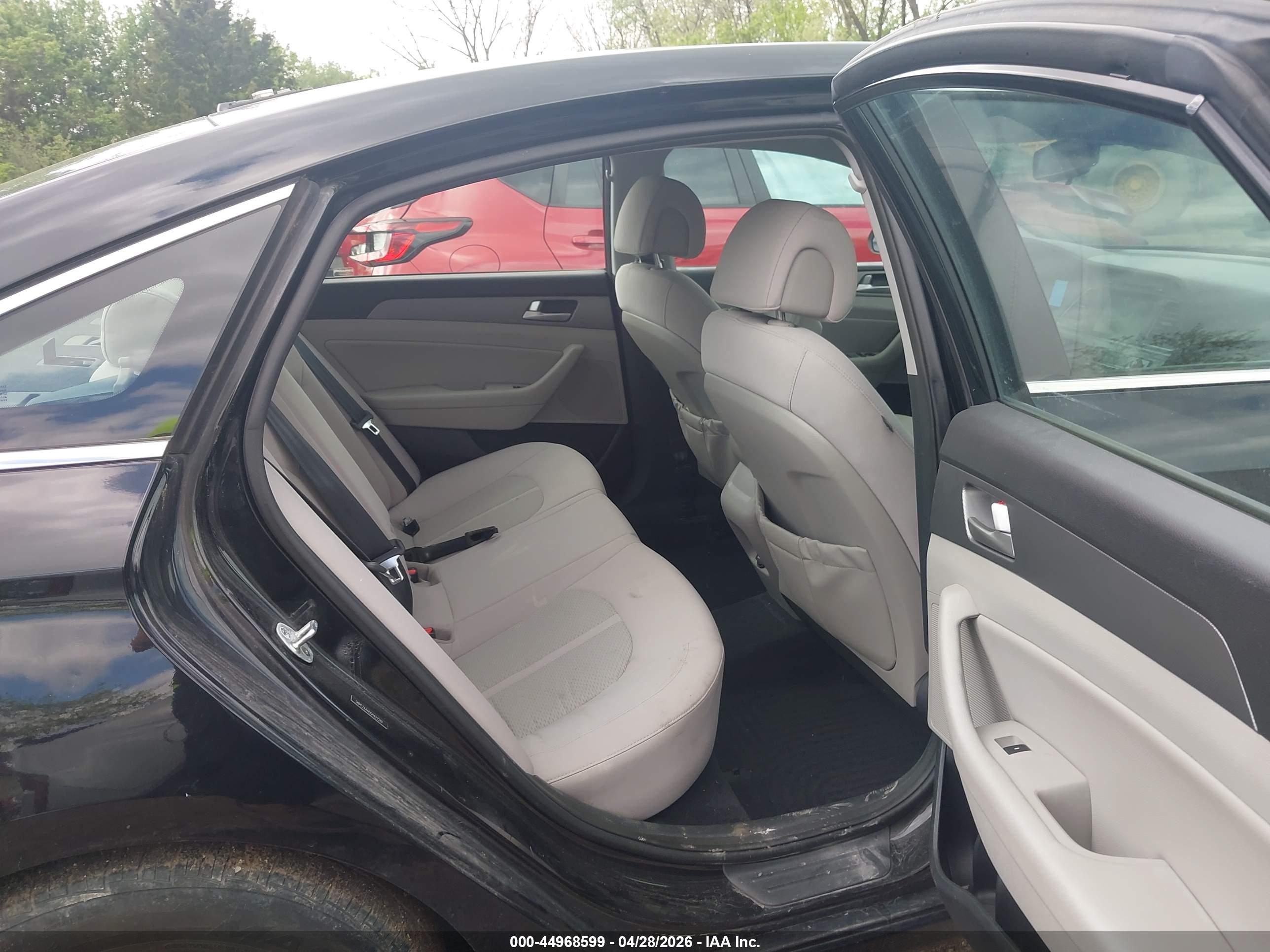 HYUNDAI SONATA image 8