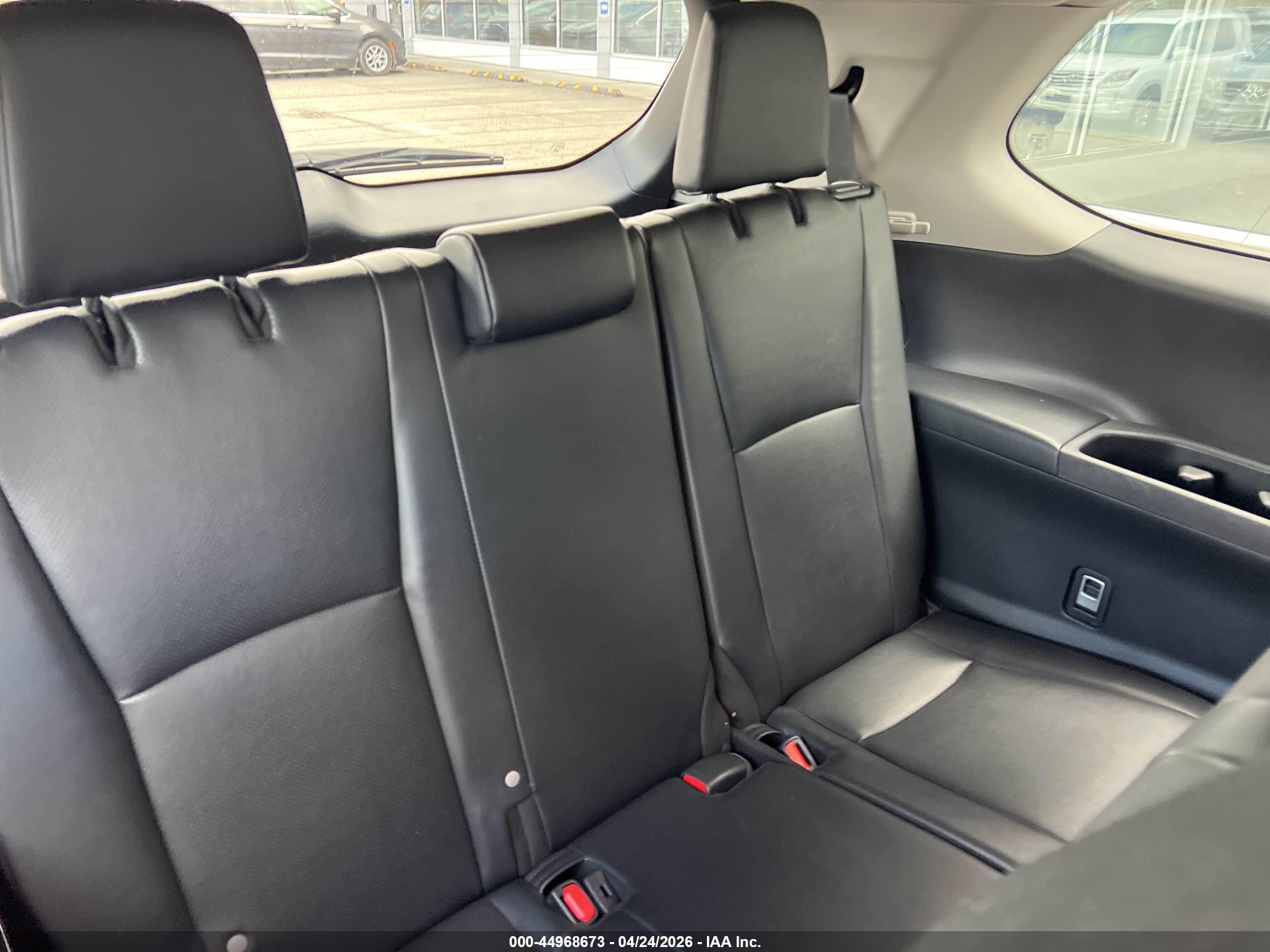 TOYOTA GRAND image 6