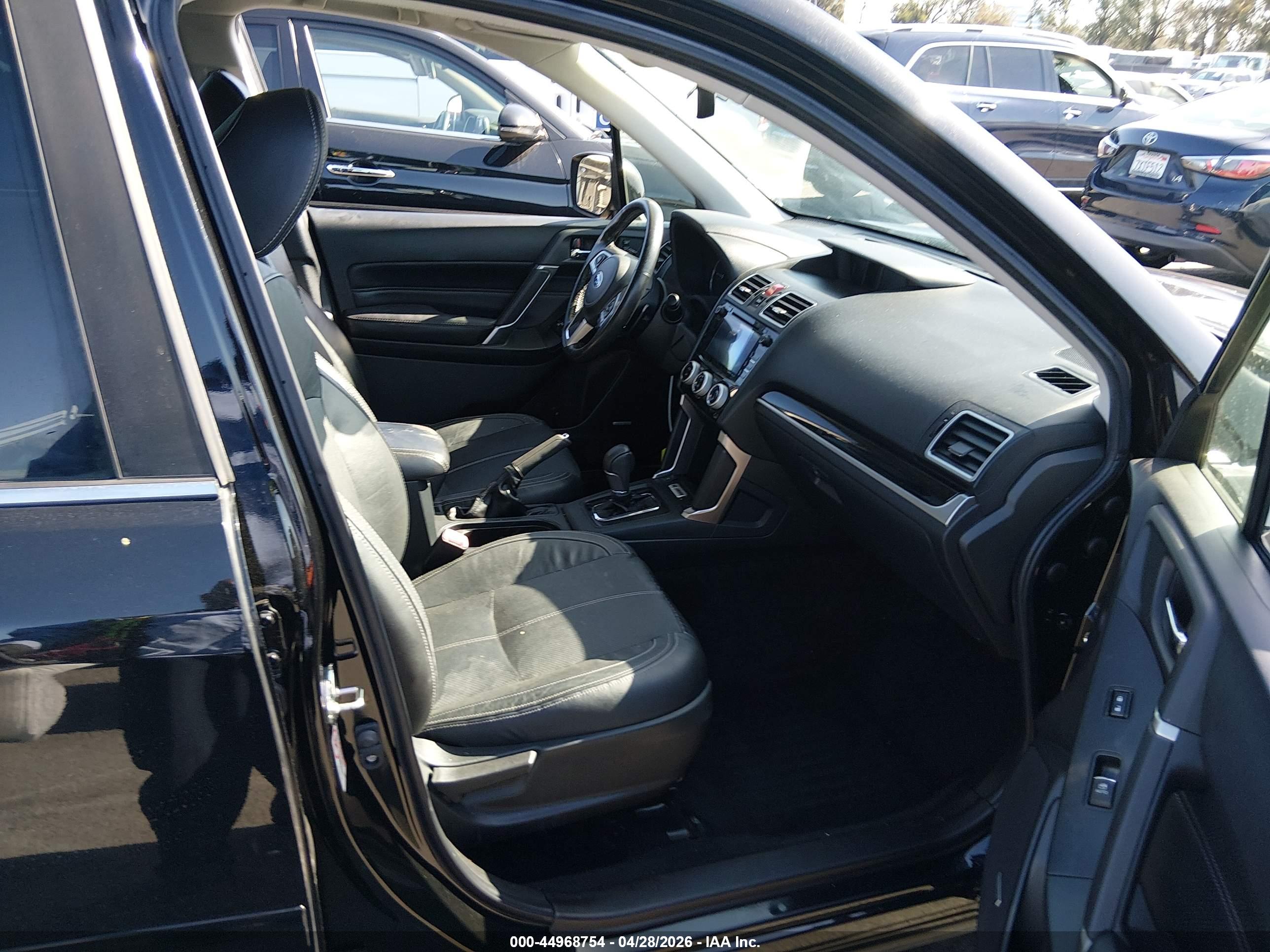 SUBARU FORESTER image 5
