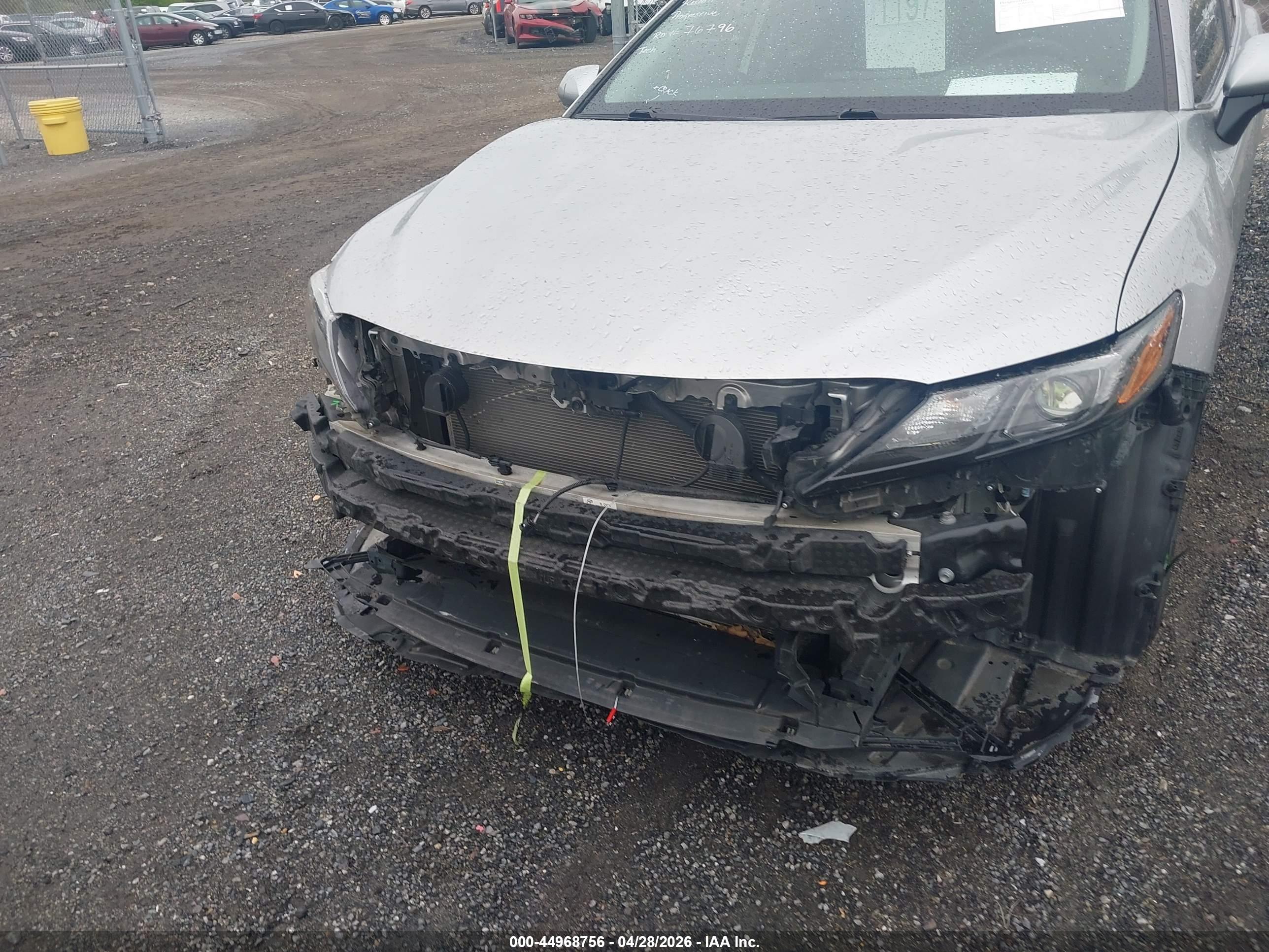 TOYOTA CAMRY image 6