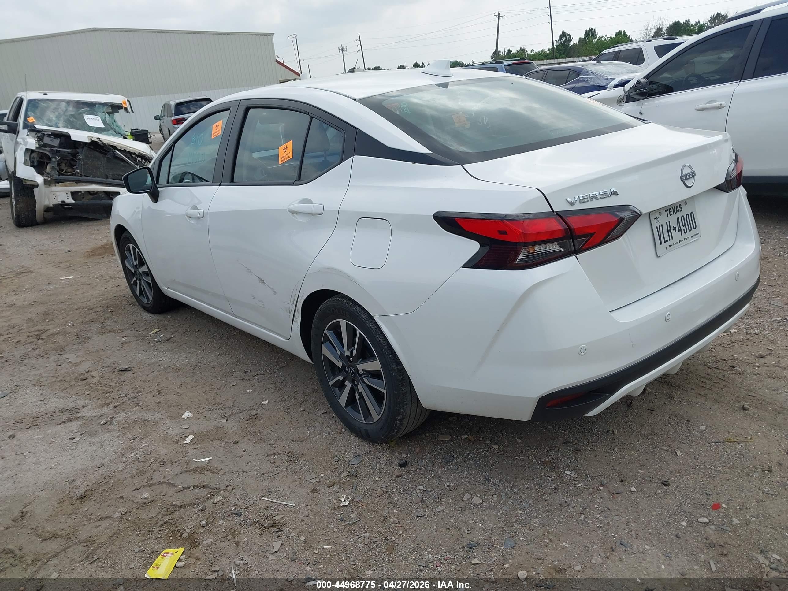 NISSAN VERSA image 3