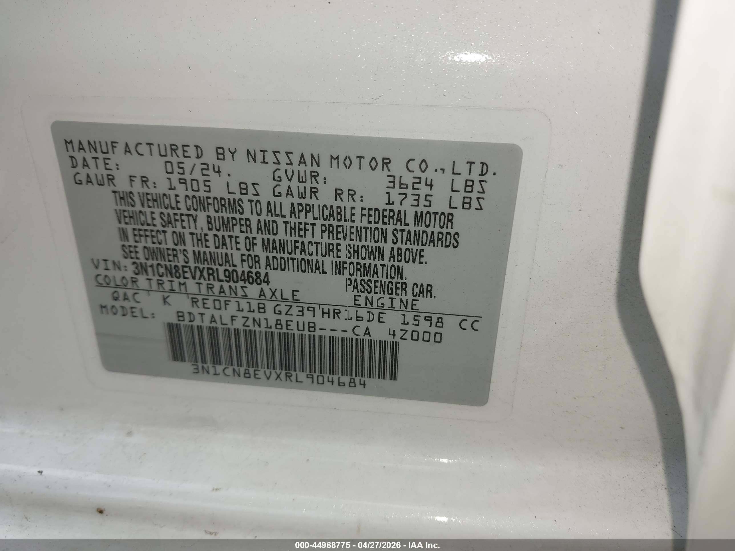 NISSAN VERSA image 9