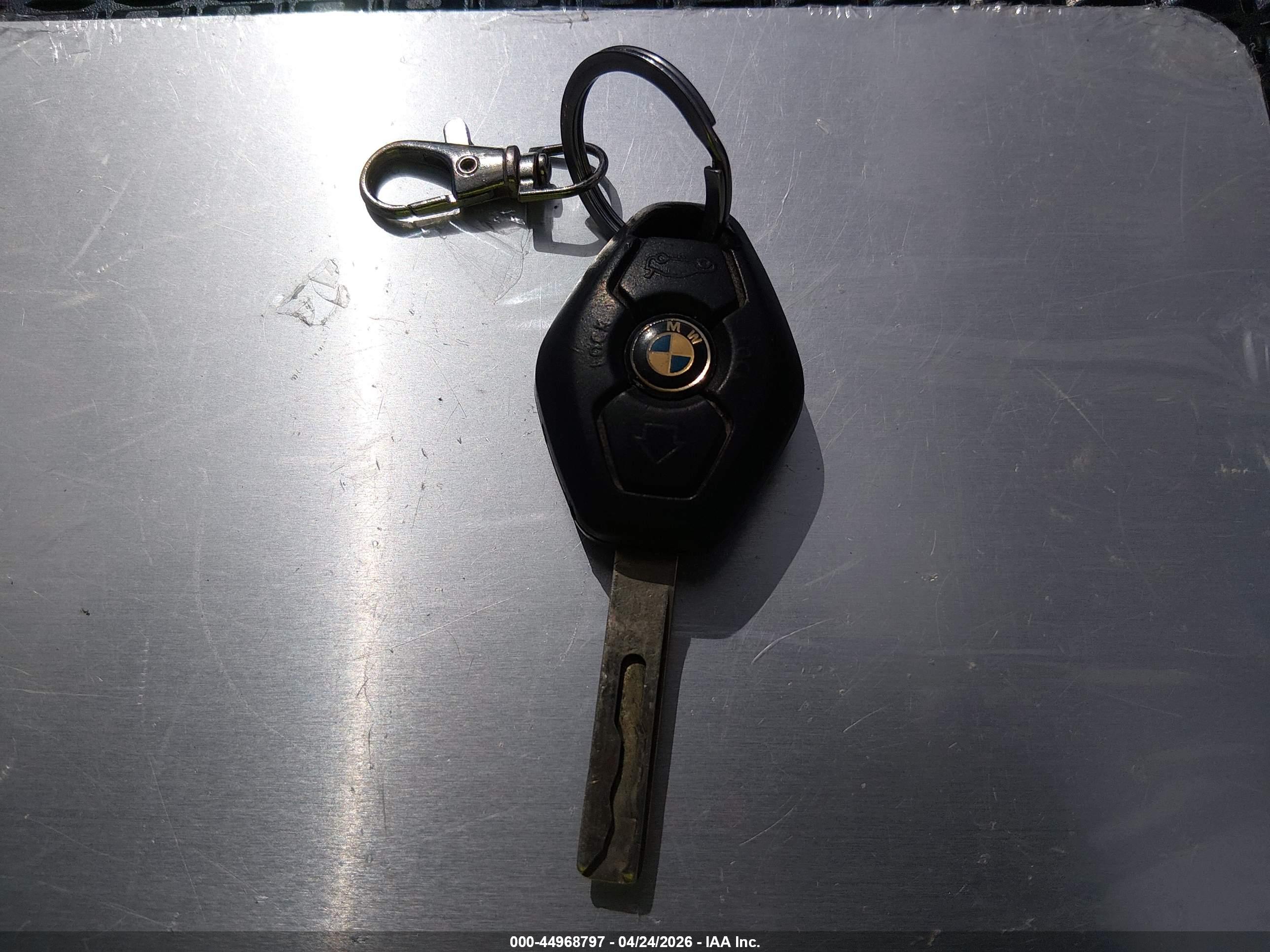 BMW 325I image 11