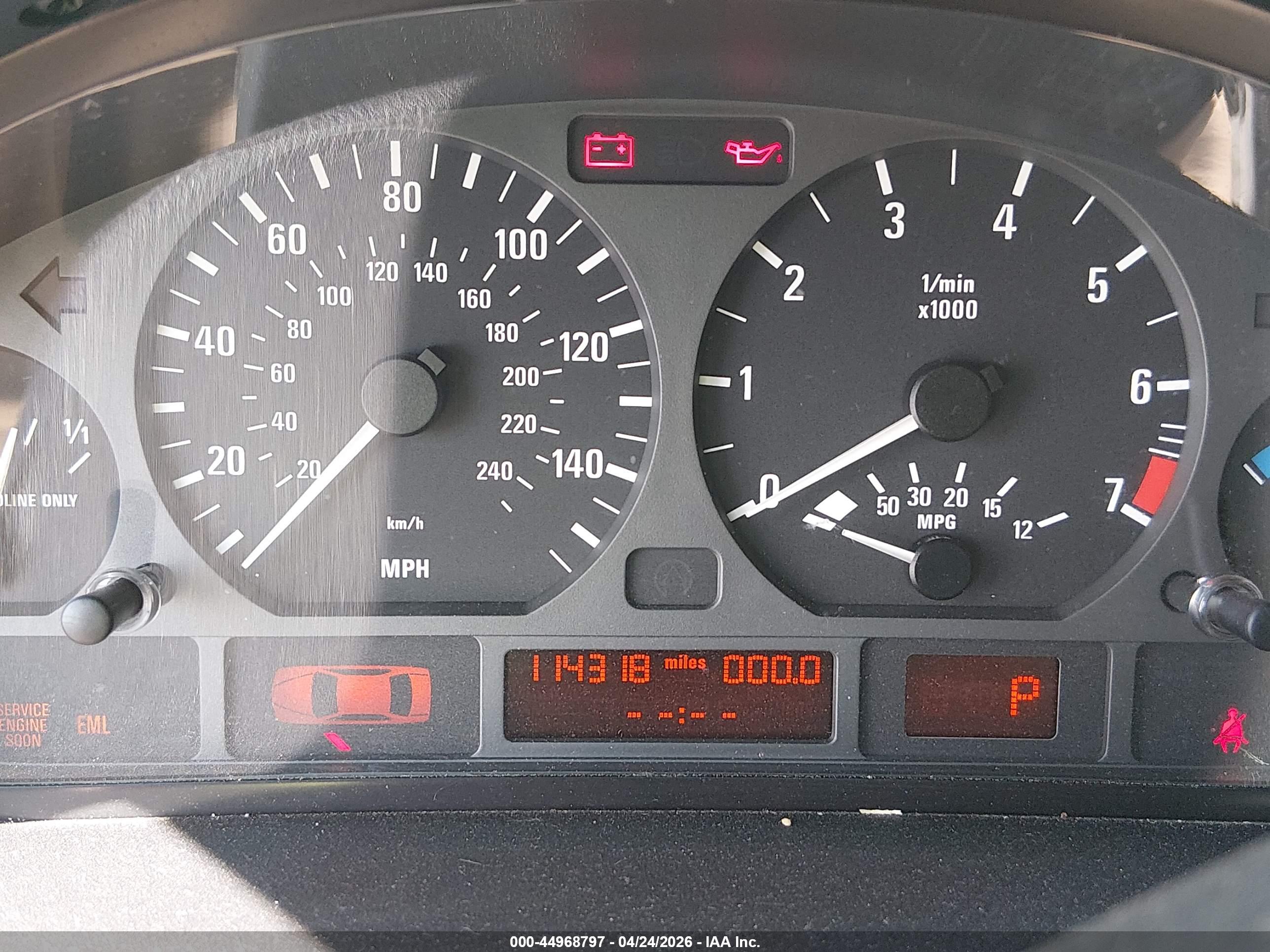 BMW 325I image 7