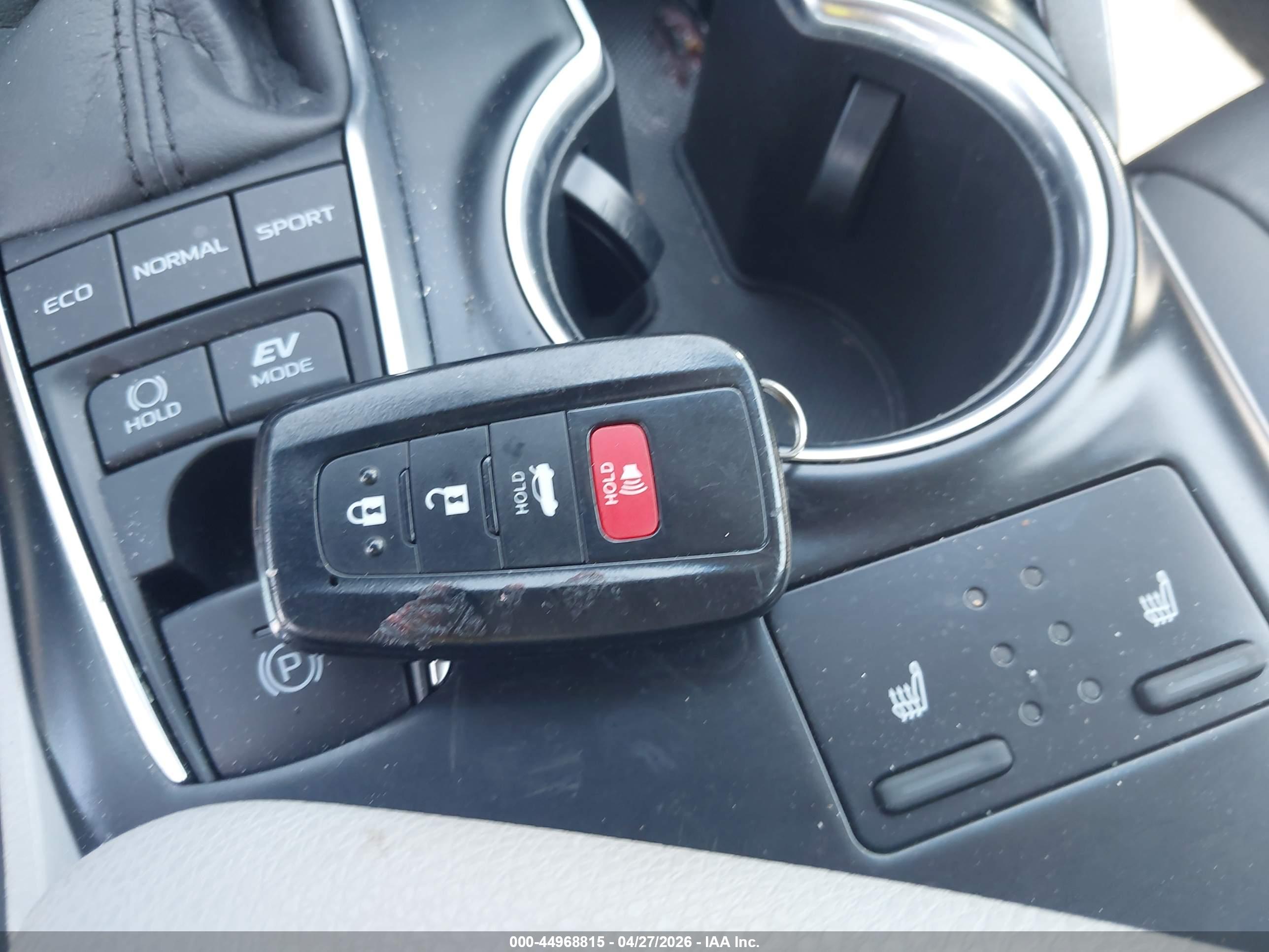 TOYOTA CAMRY image 11