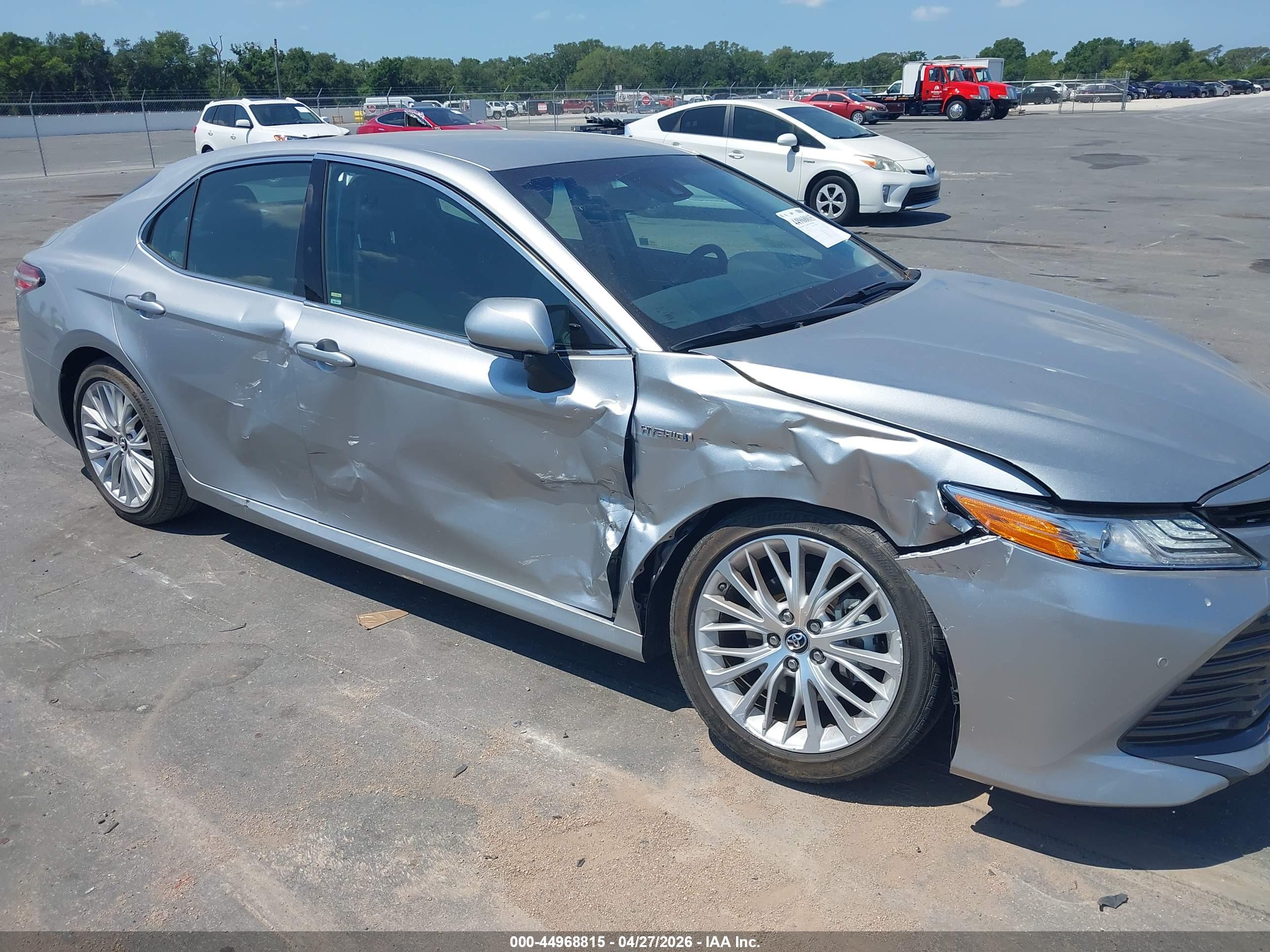 TOYOTA CAMRY image 6