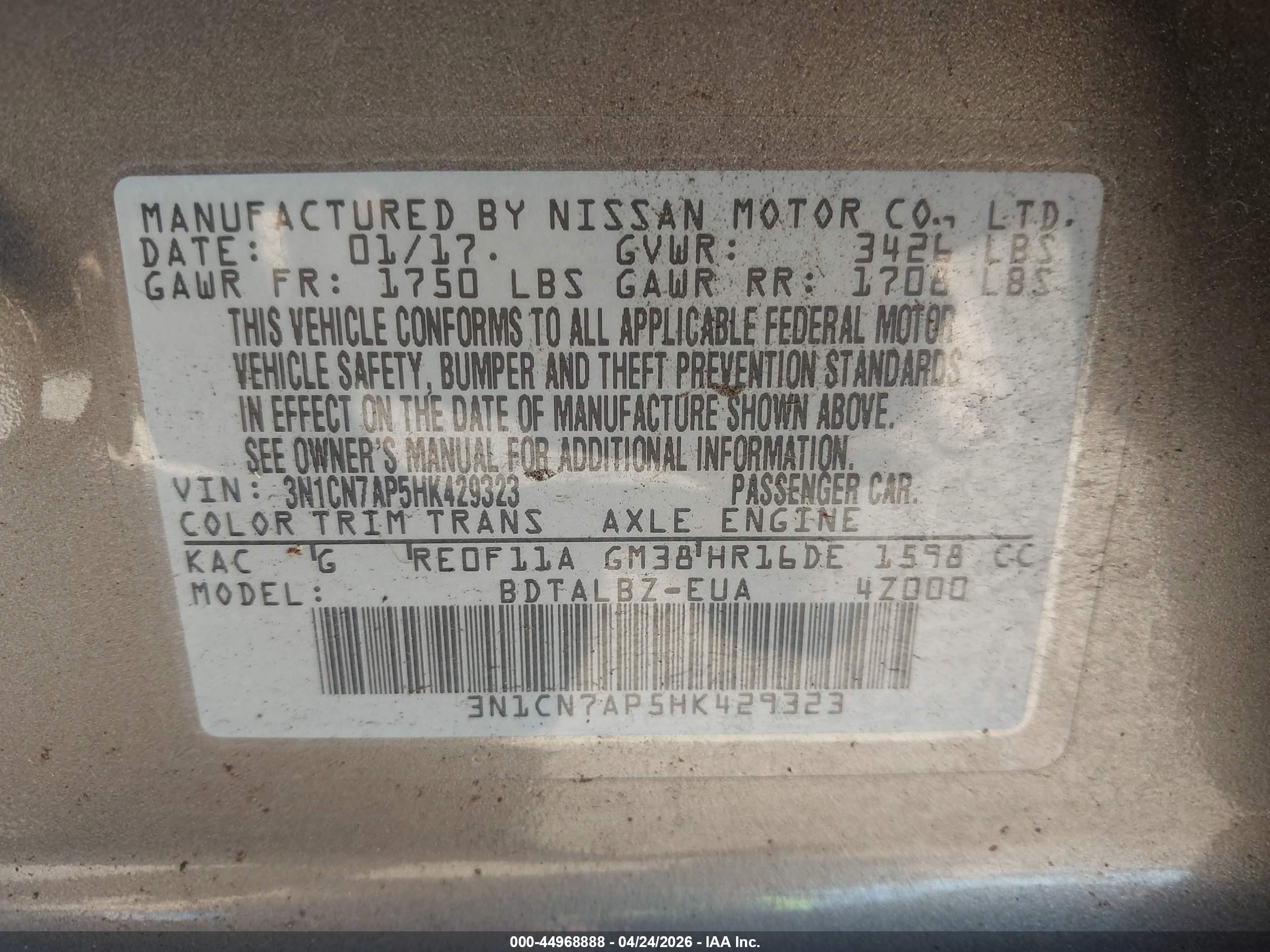 NISSAN VERSA image 9