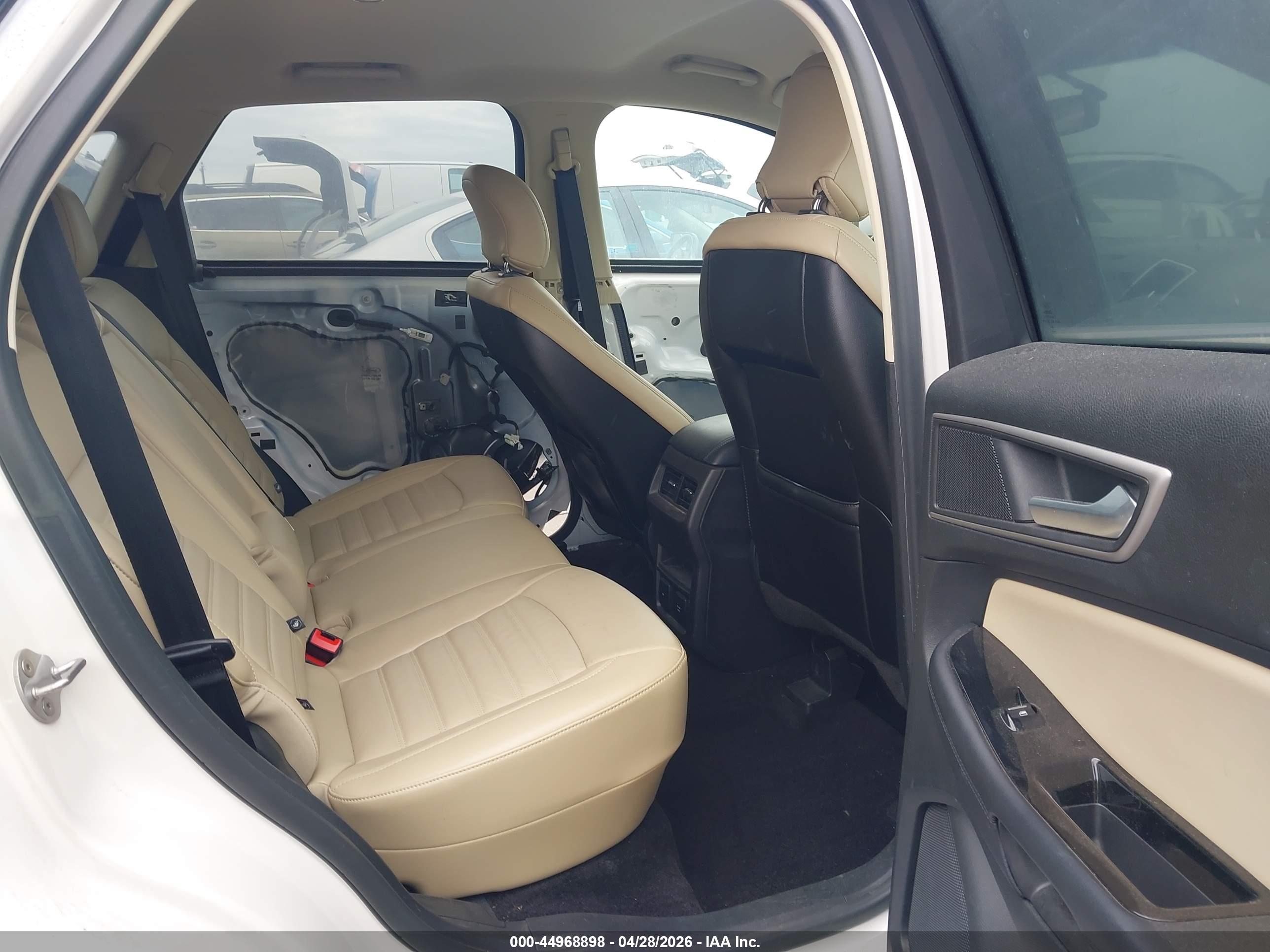 FORD EDGE image 8
