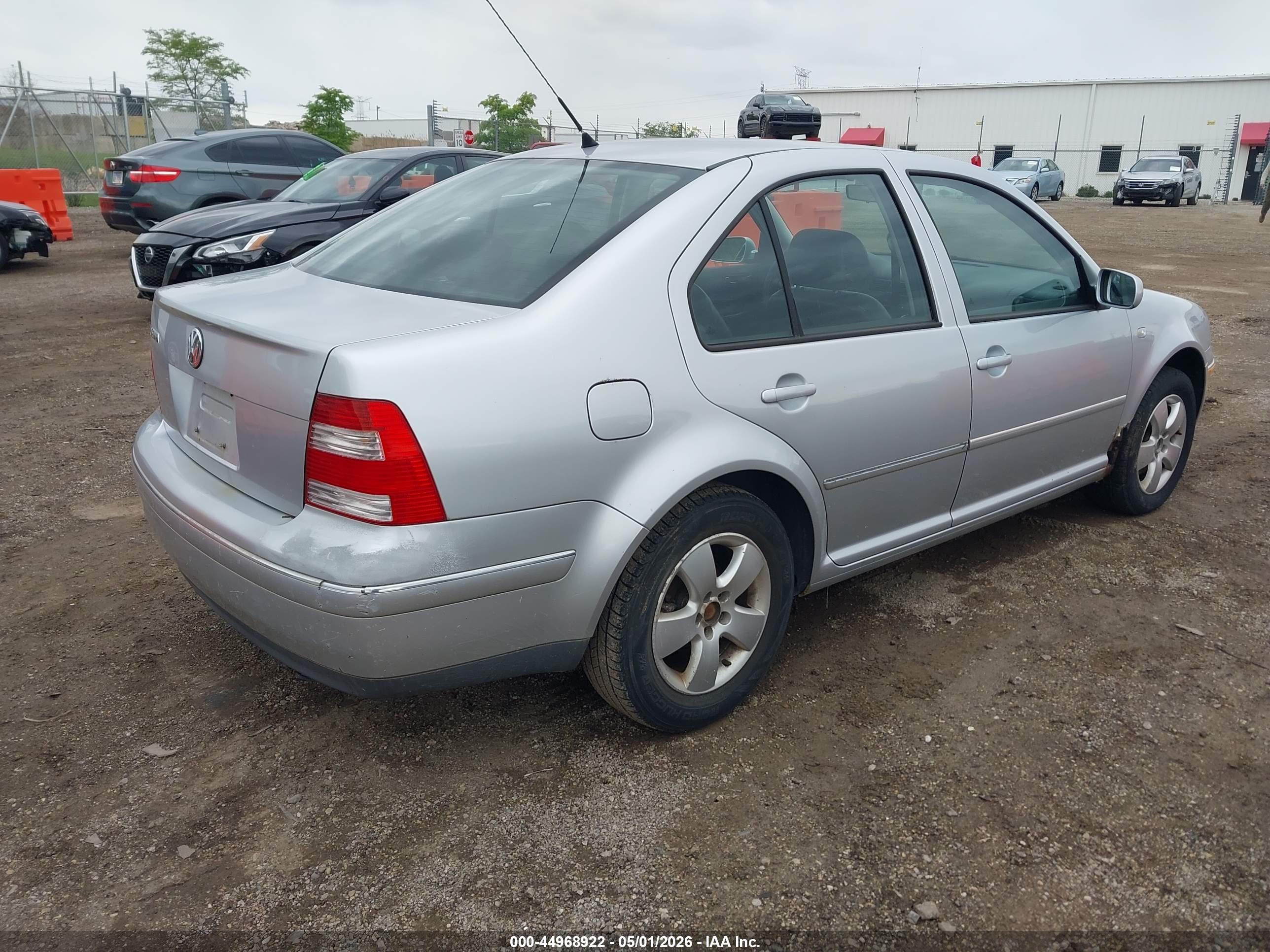 VOLKSWAGEN JETTA image 4
