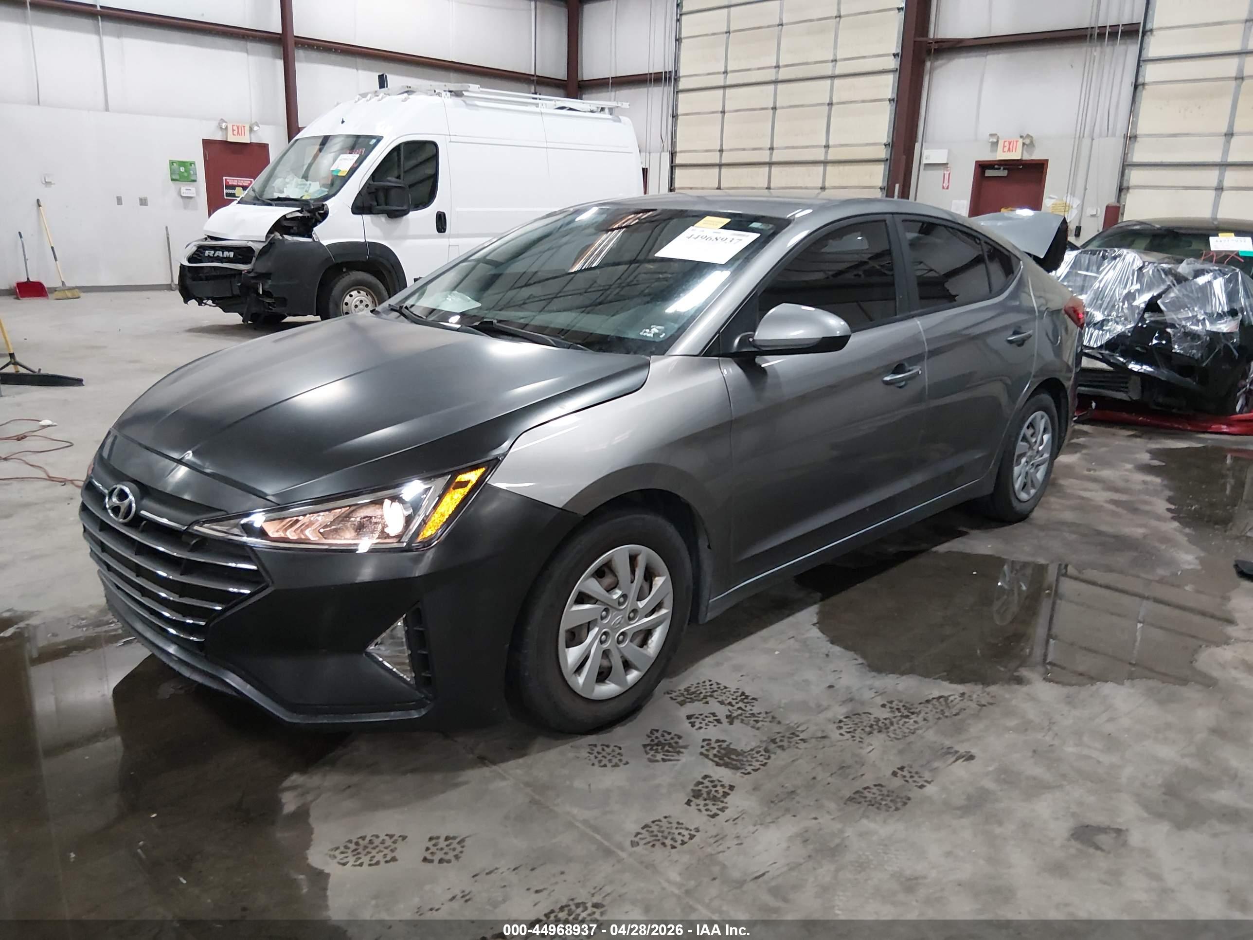 HYUNDAI ELANTRA image 2