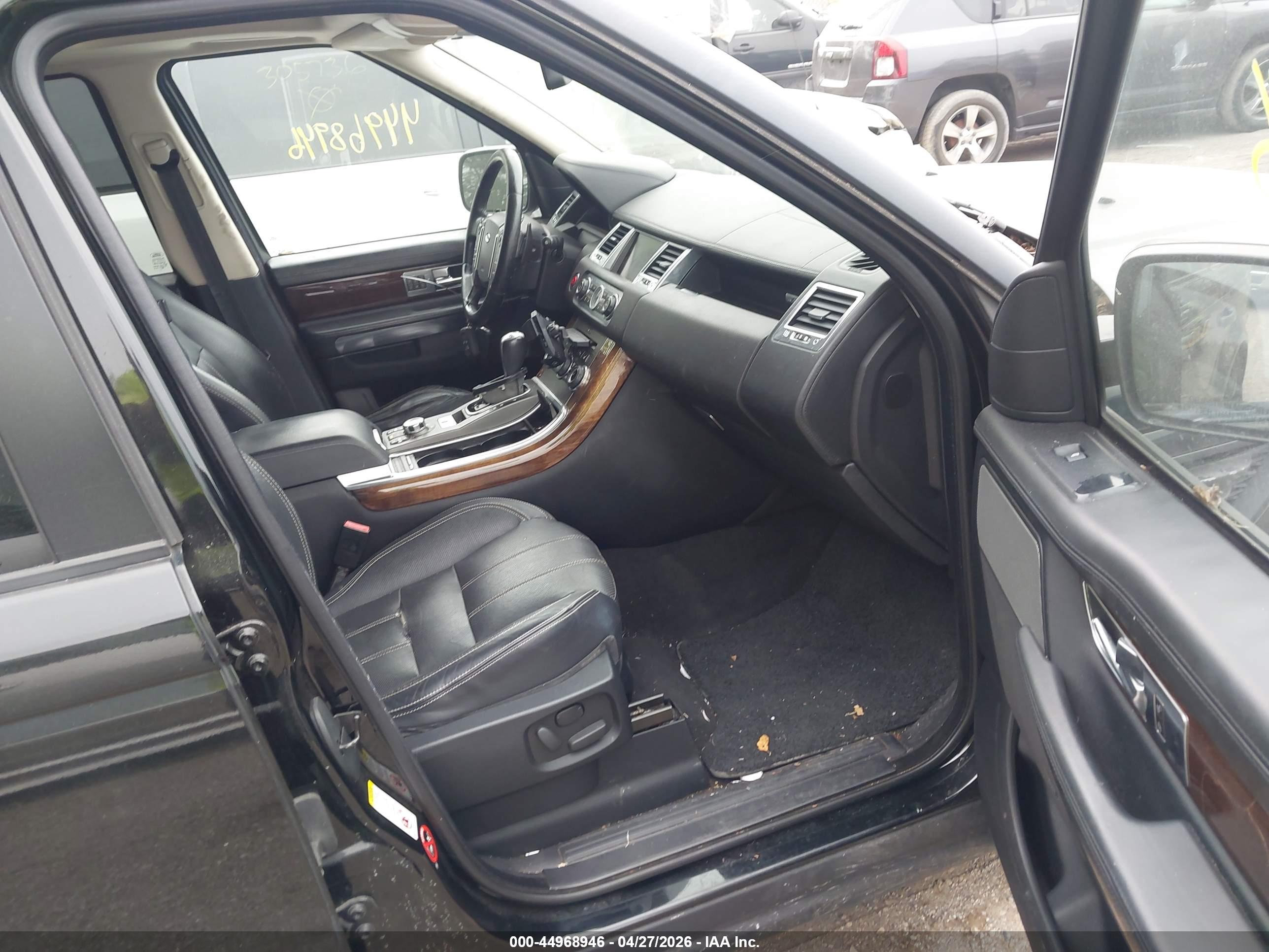 LAND ROVER image 5
