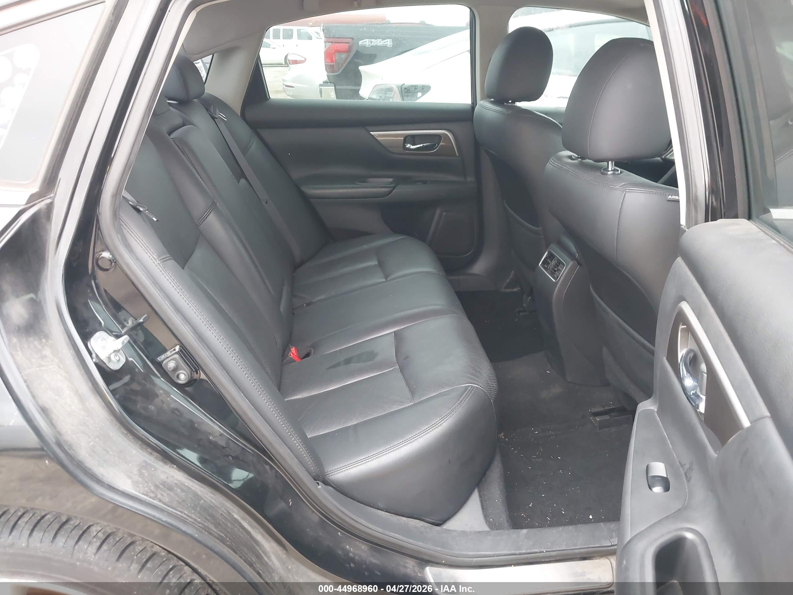 NISSAN ALTIMA image 8