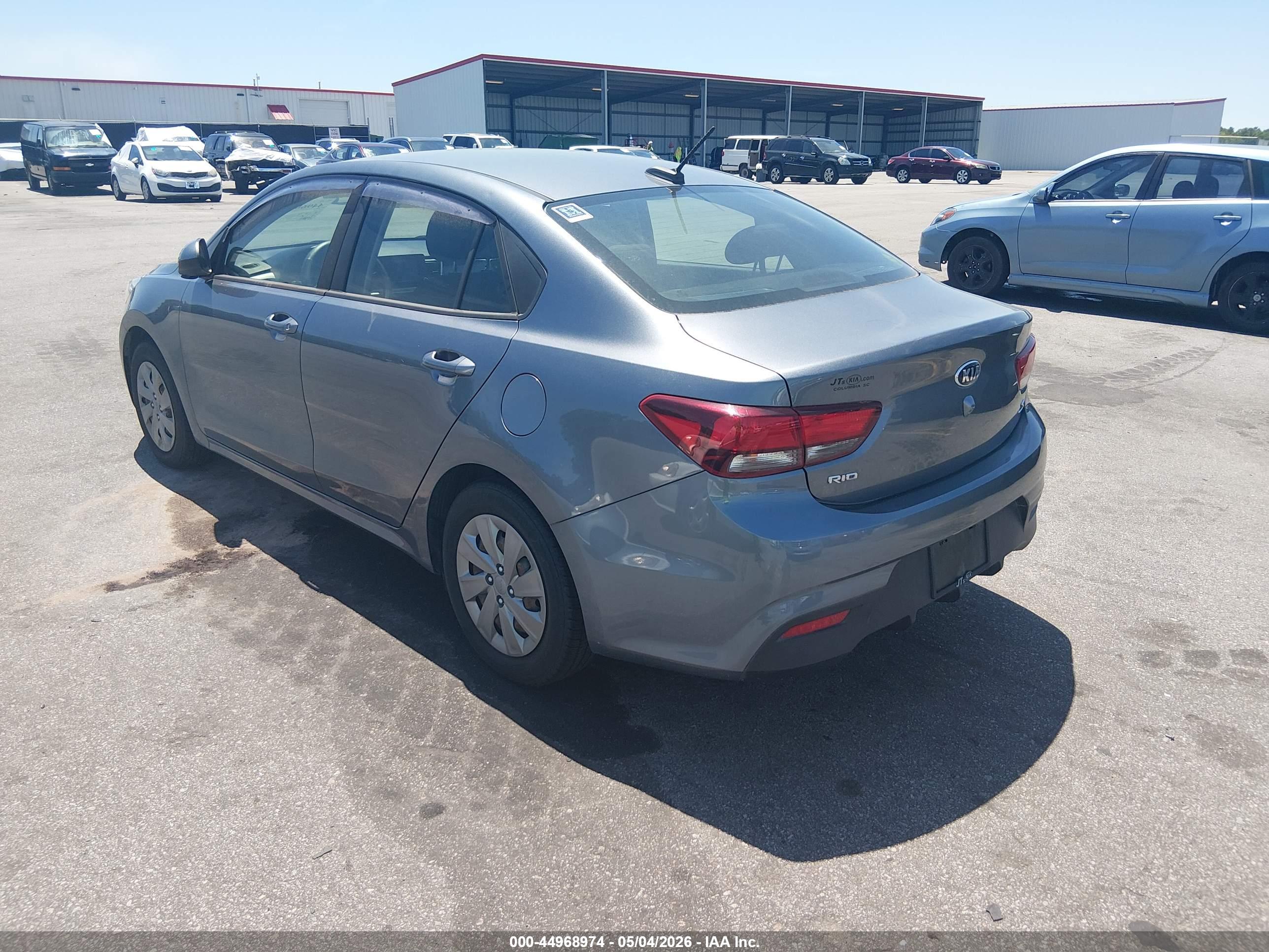 KIA RIO image 3