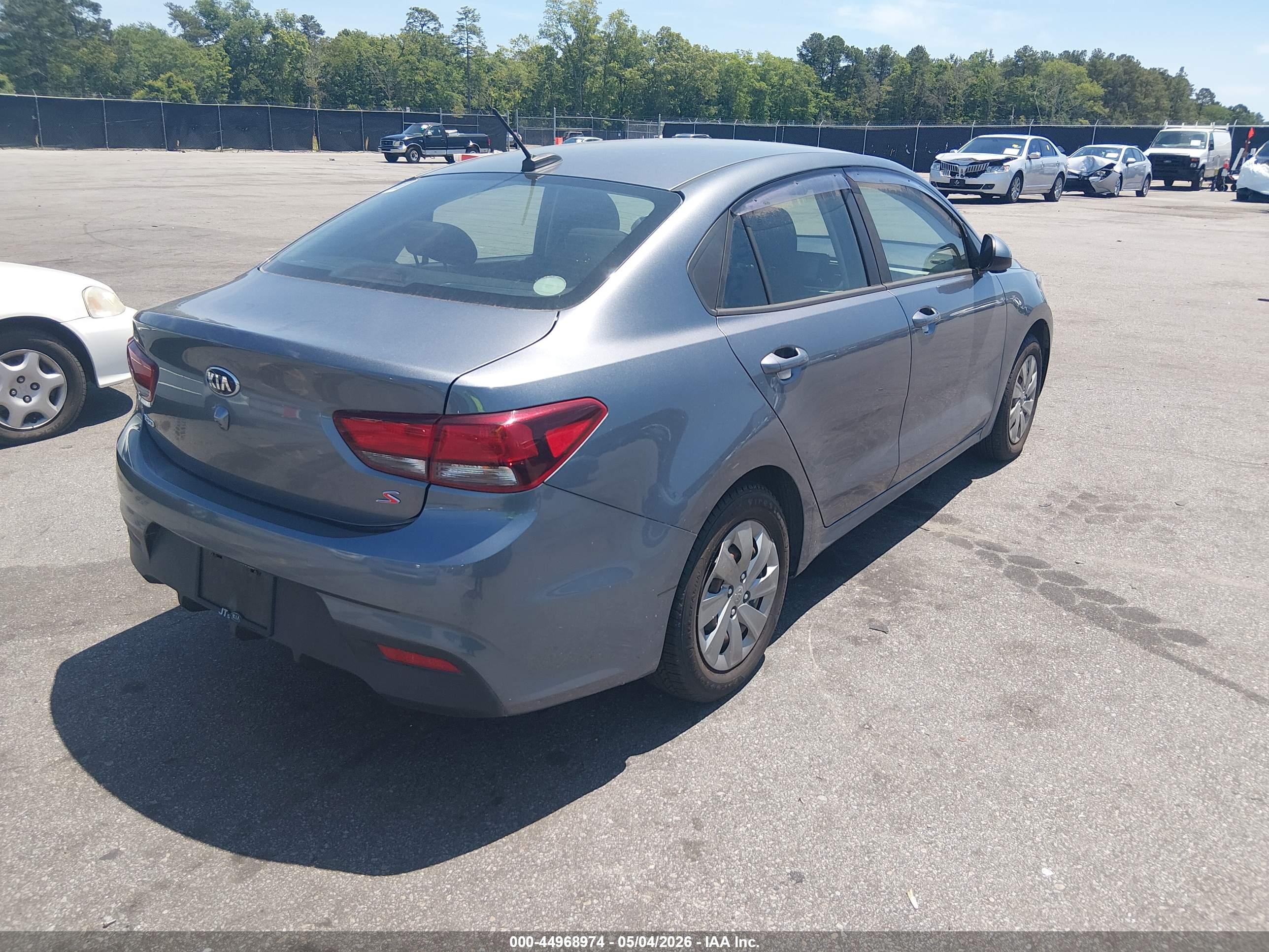 KIA RIO image 4
