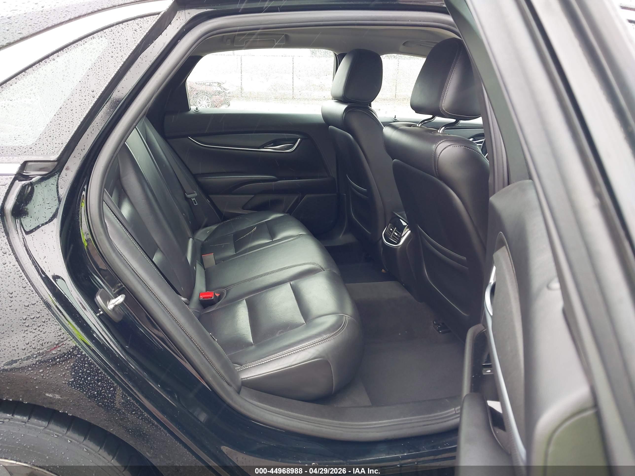 CADILLAC XTS image 8