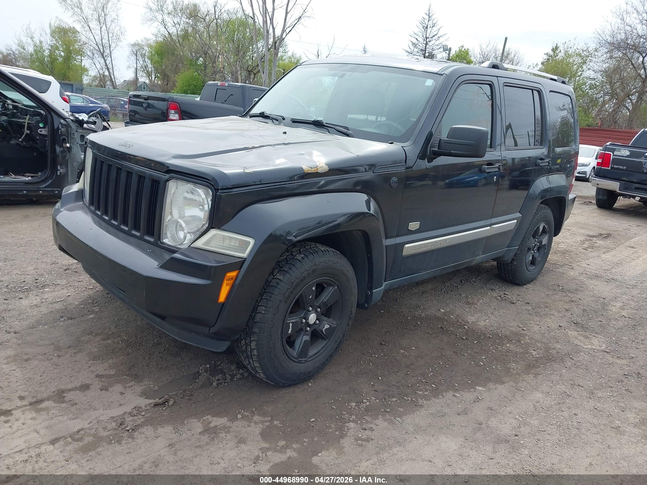 JEEP LIBERTY image 2
