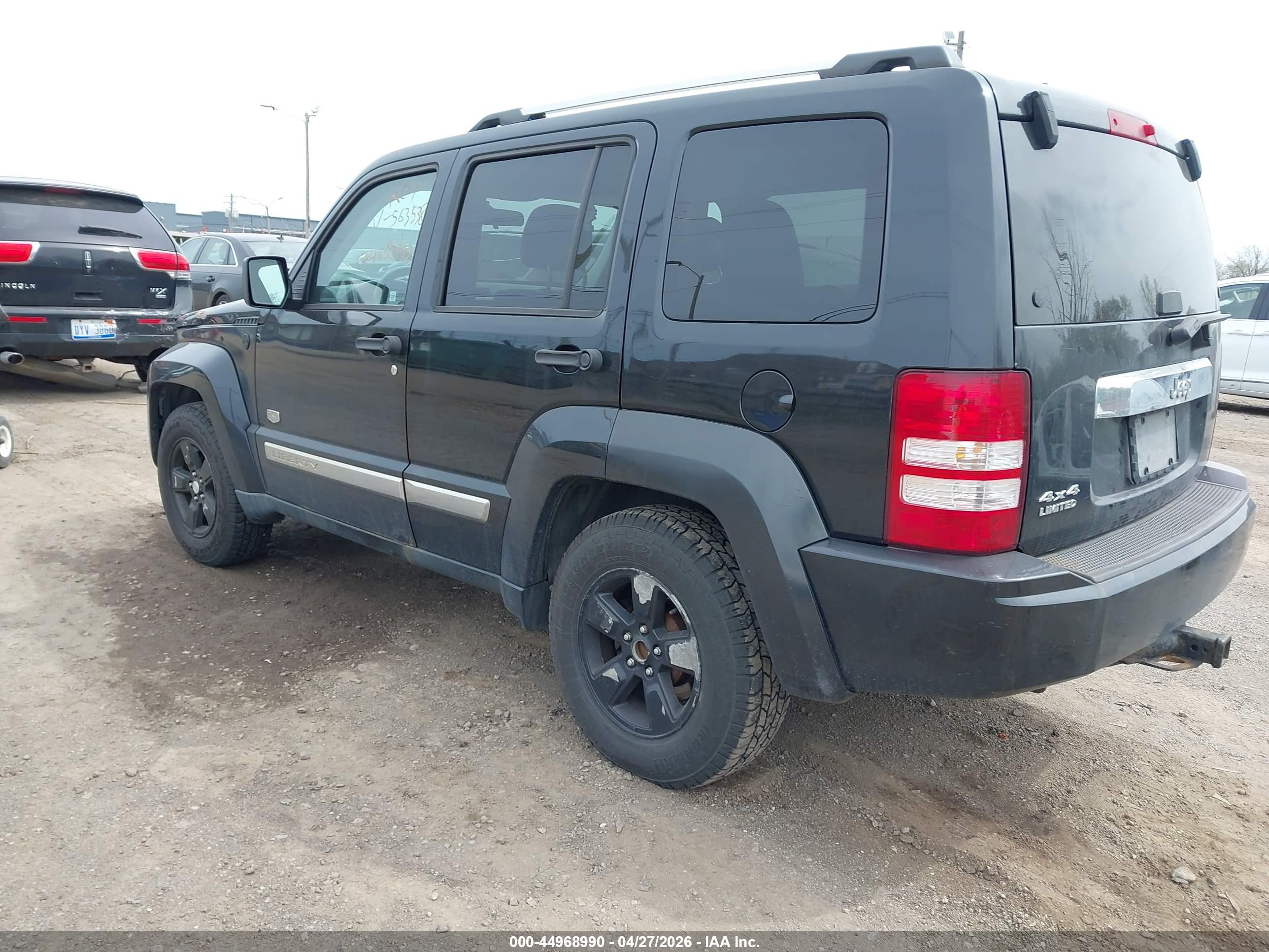 JEEP LIBERTY image 3