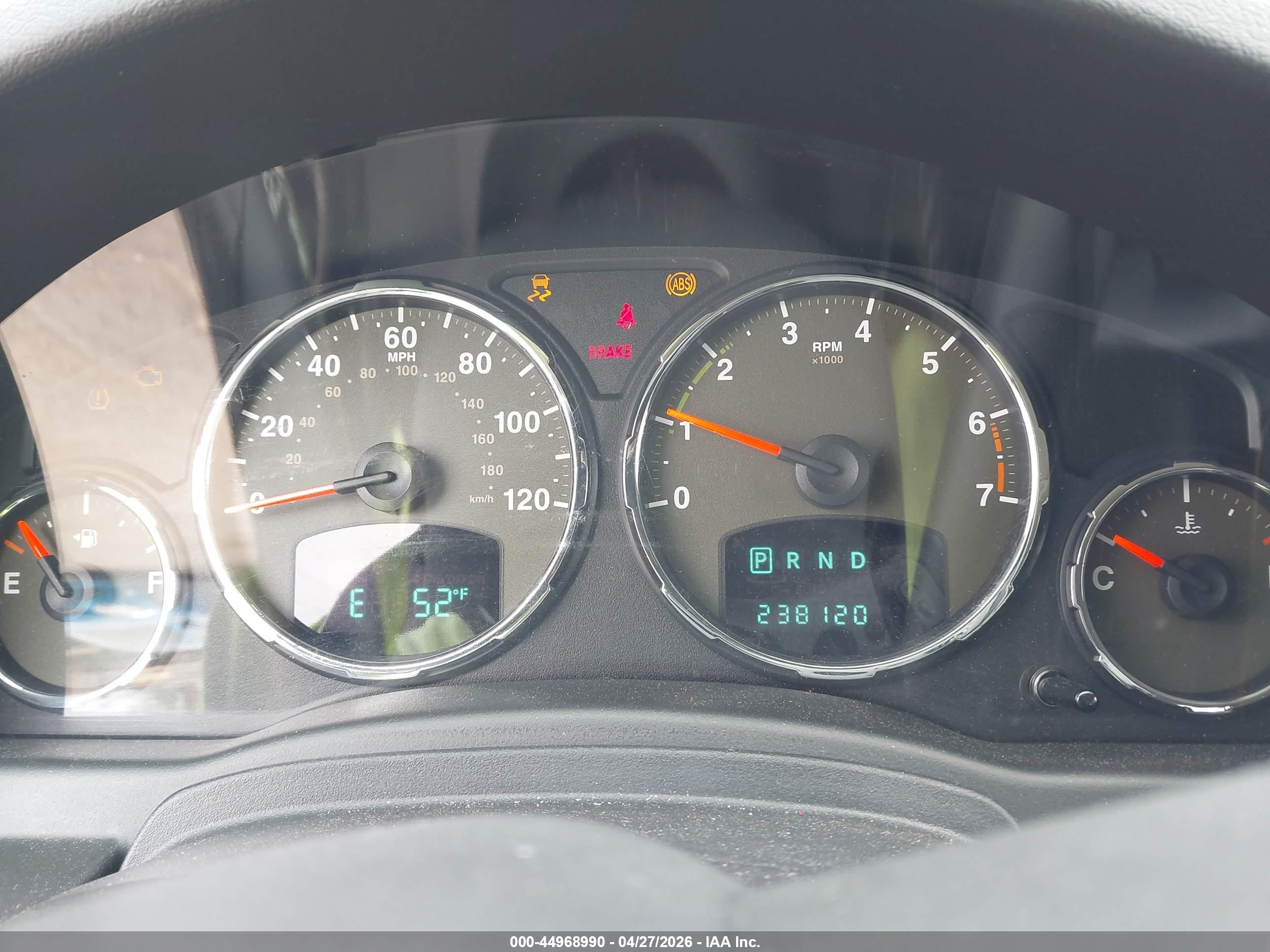 JEEP LIBERTY image 7