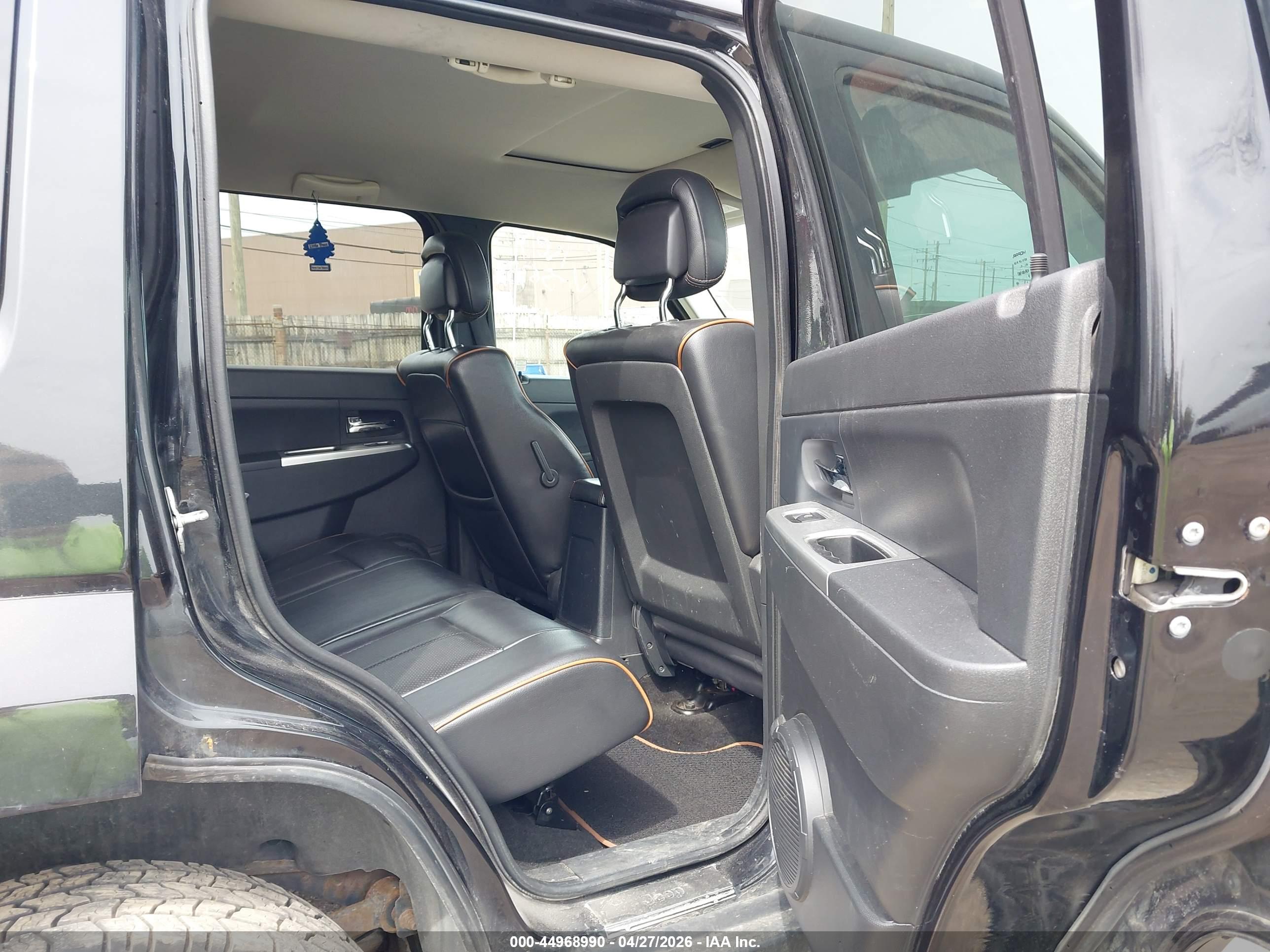JEEP LIBERTY image 8