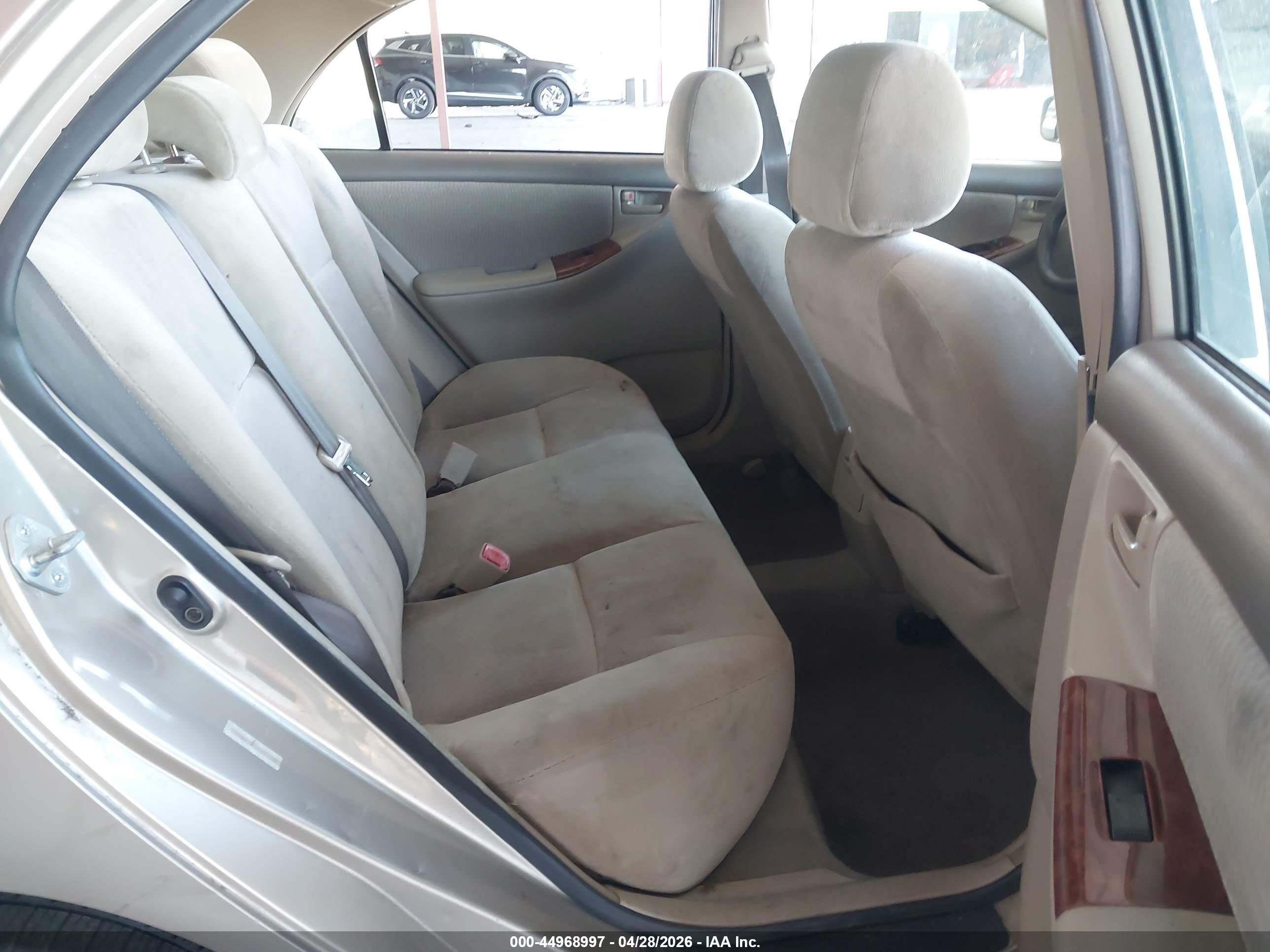 TOYOTA COROLLA image 8