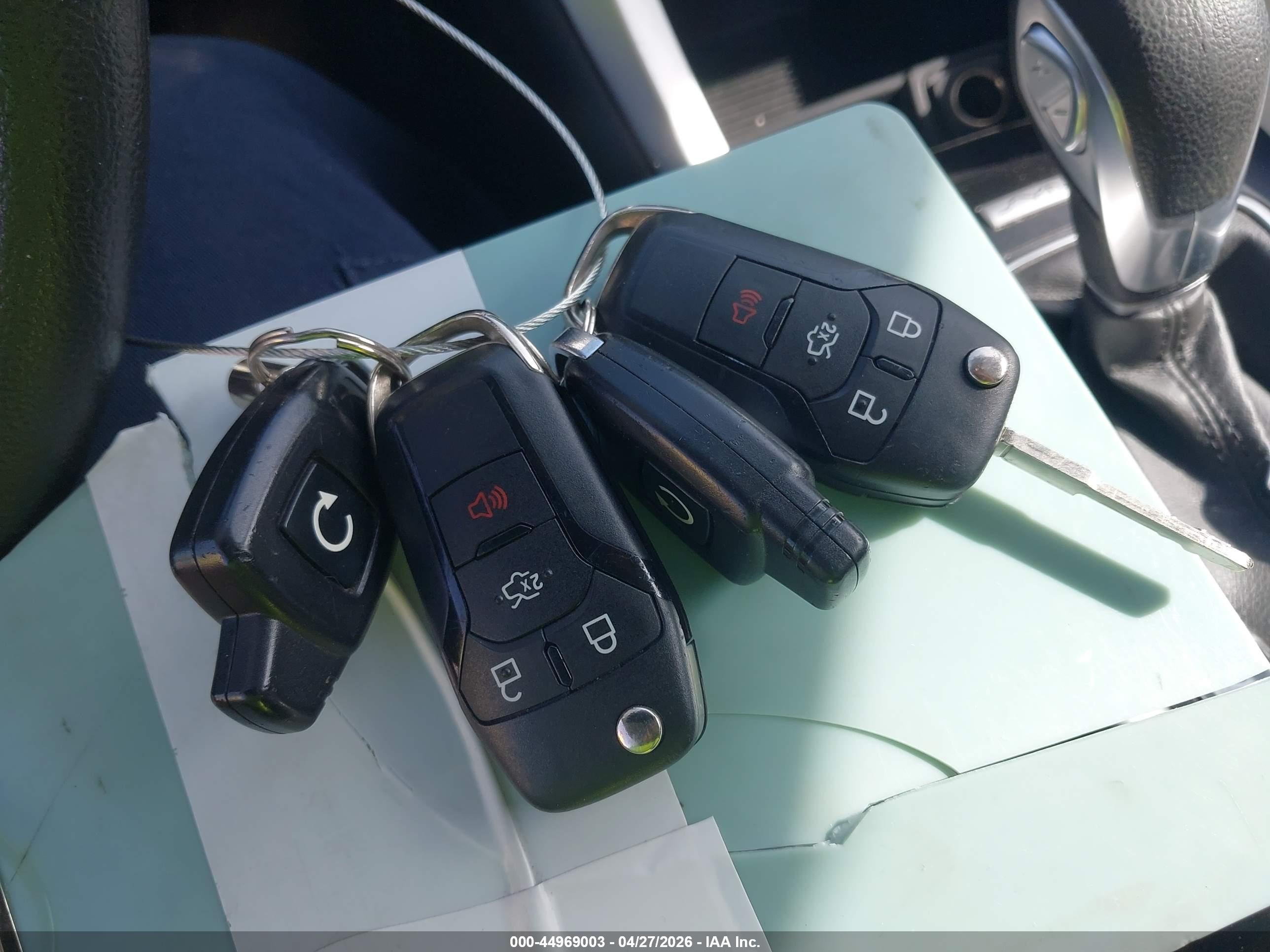 FORD FUSION image 11