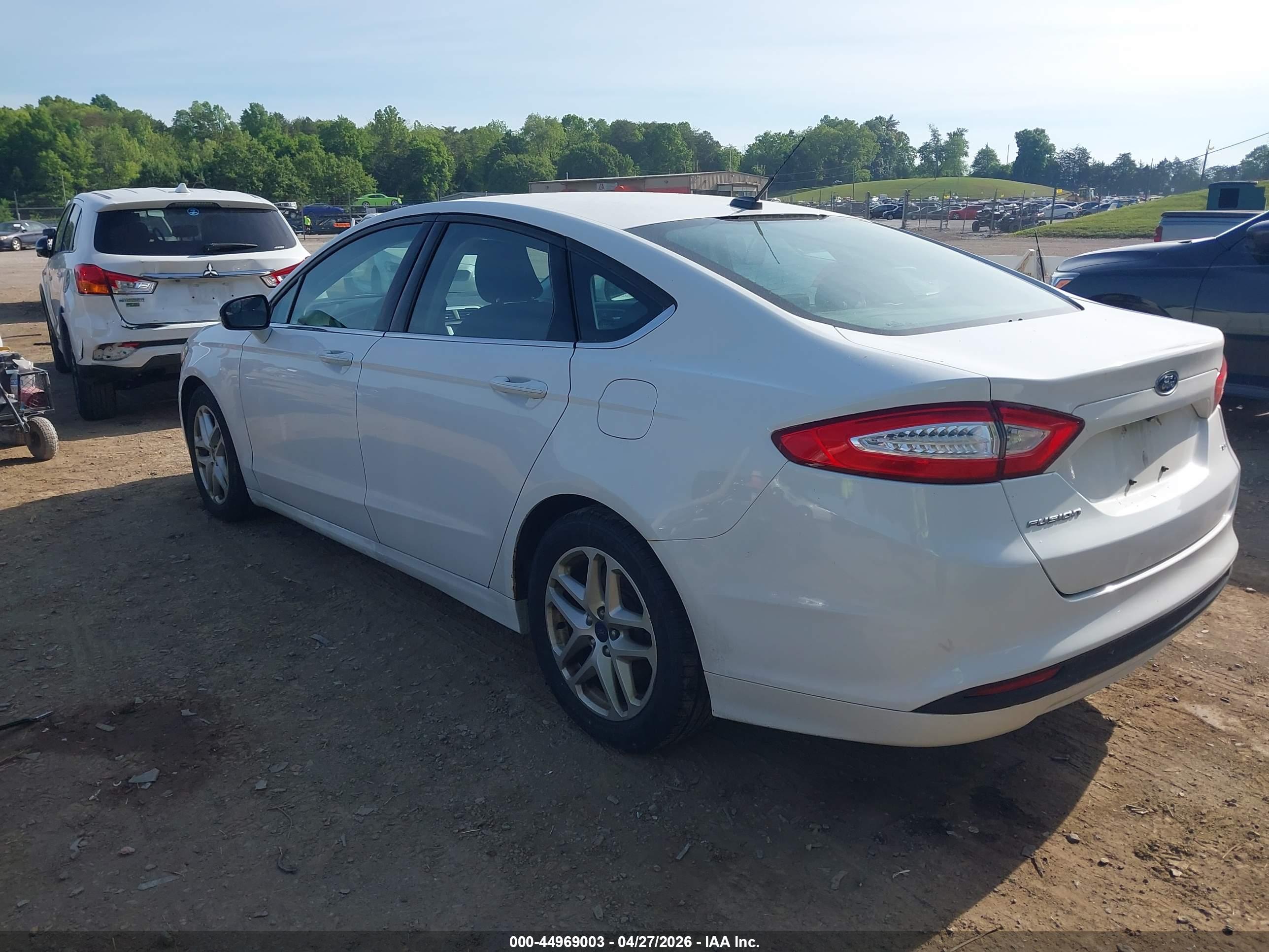 FORD FUSION image 3