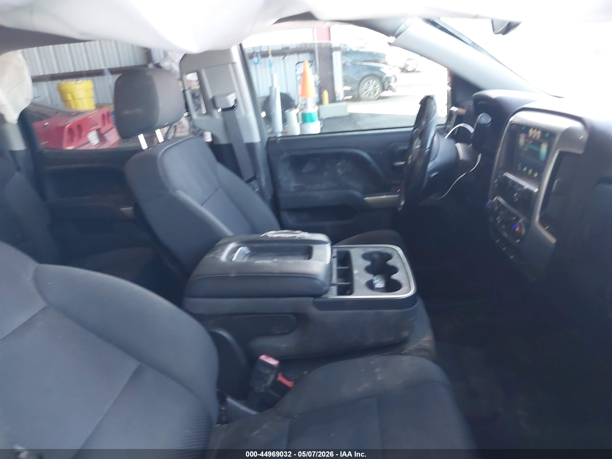 CHEVROLET SILVERADO image 5