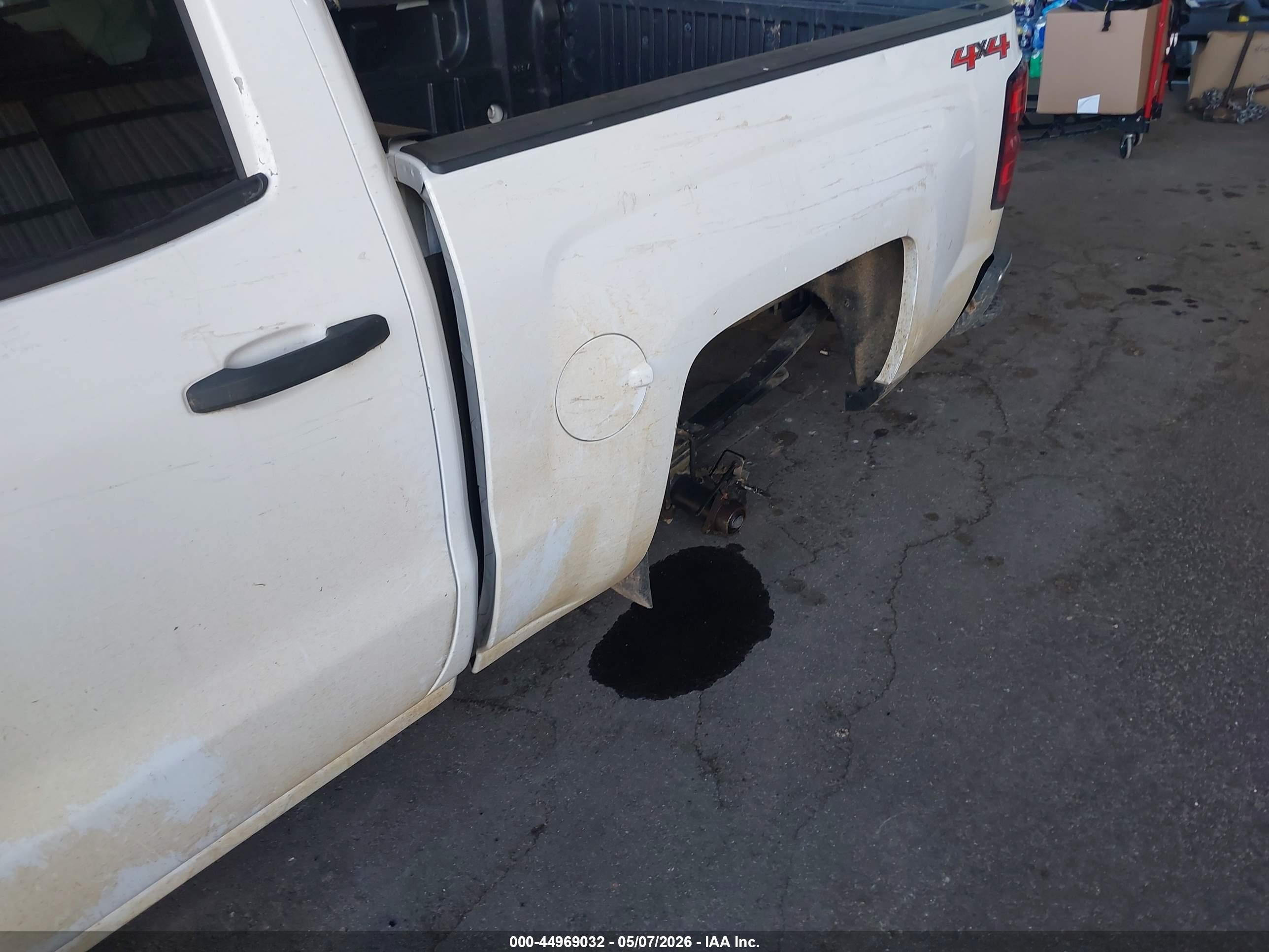 CHEVROLET SILVERADO image 6