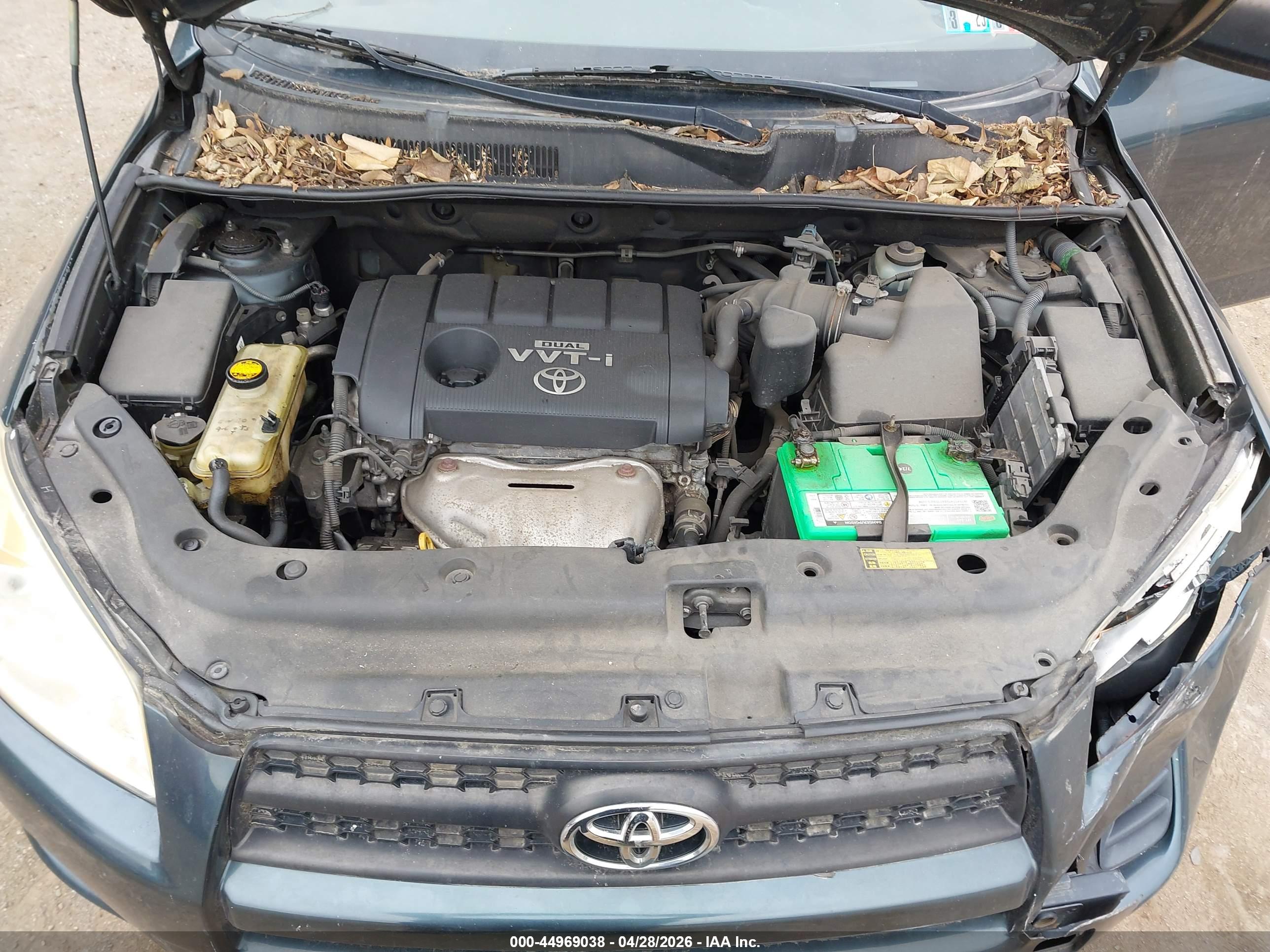 TOYOTA RAV4 image 10