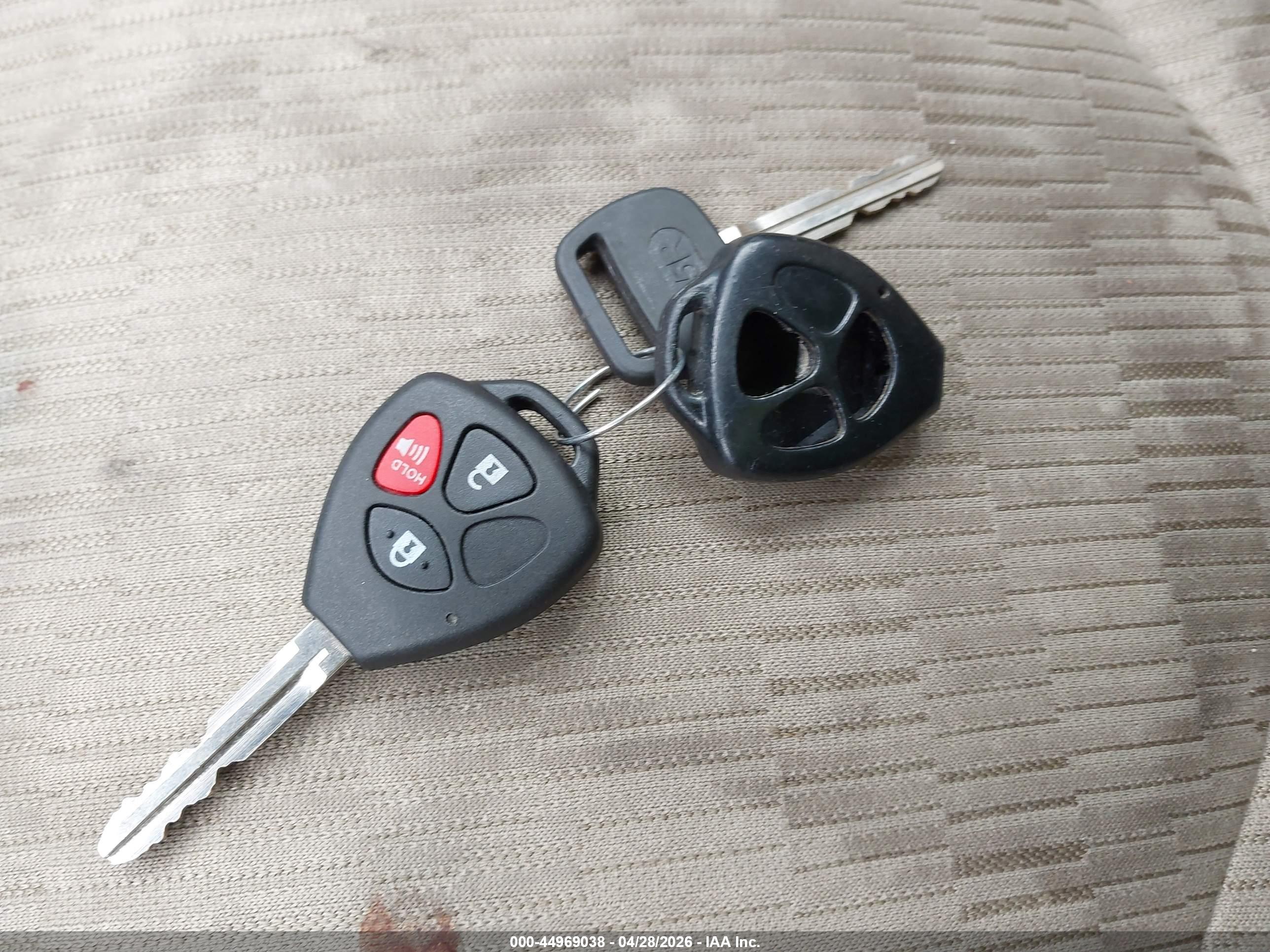 TOYOTA RAV4 image 11