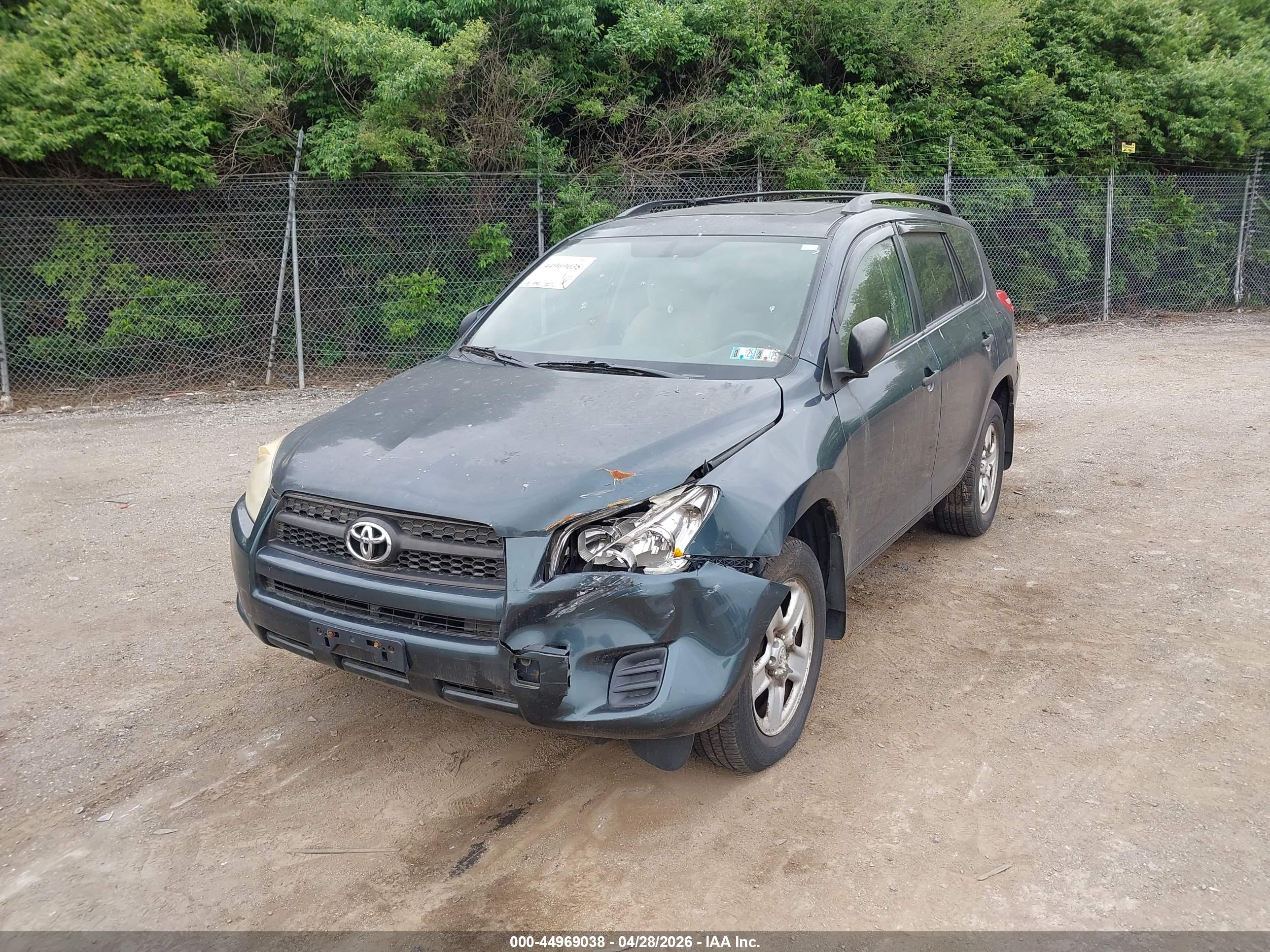 TOYOTA RAV4 image 6