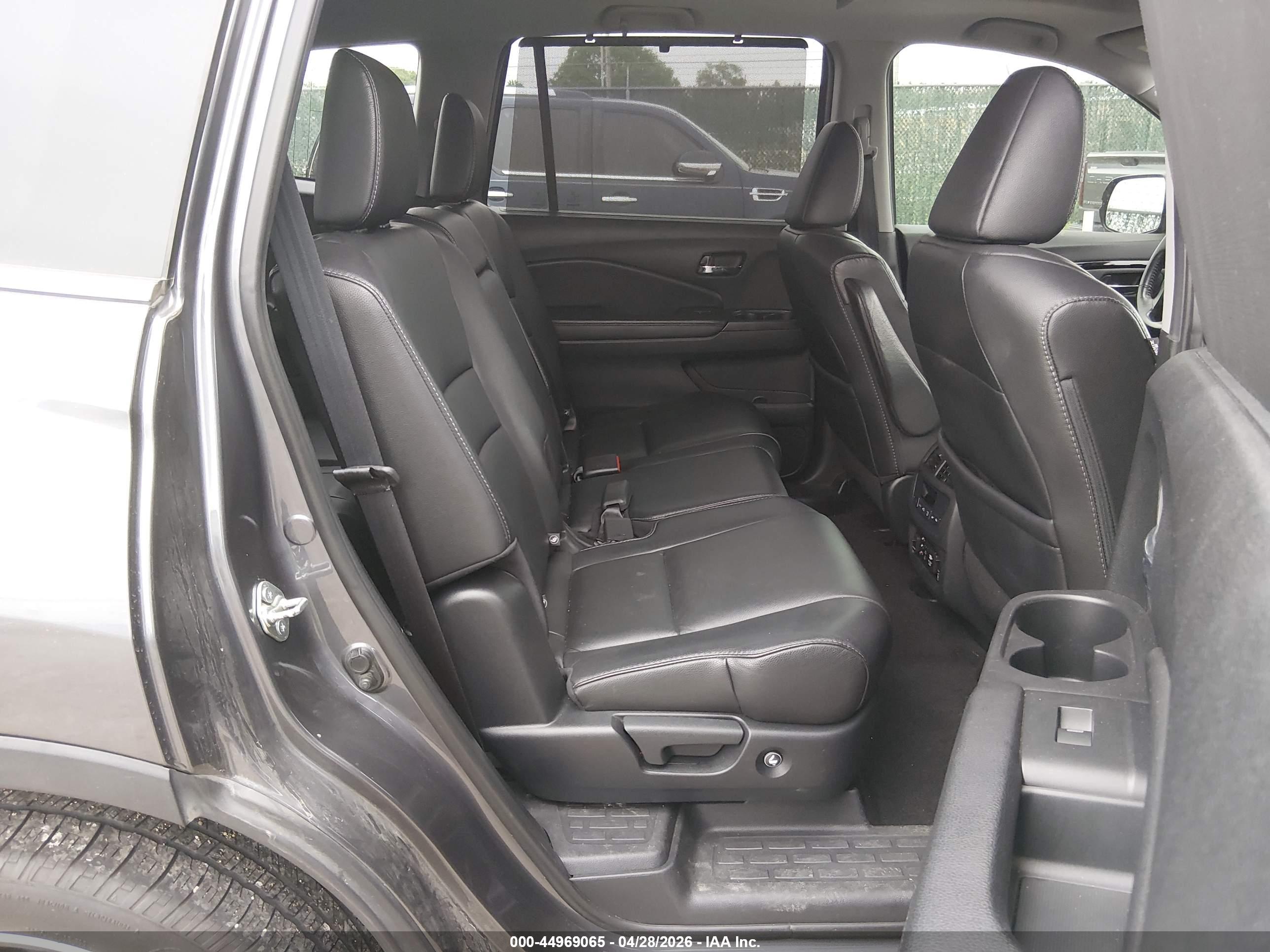 HONDA PILOT image 8