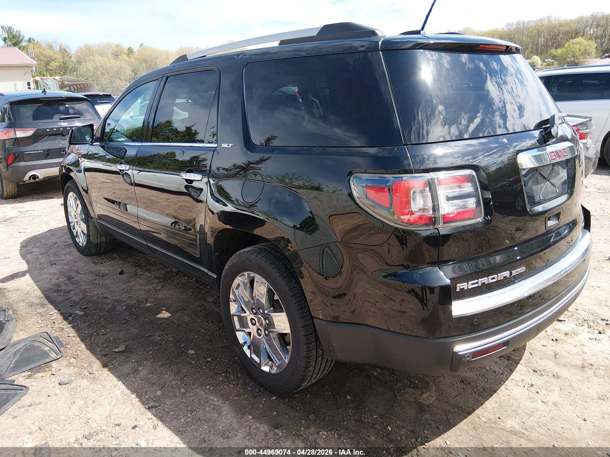GMC ACADIA image 3