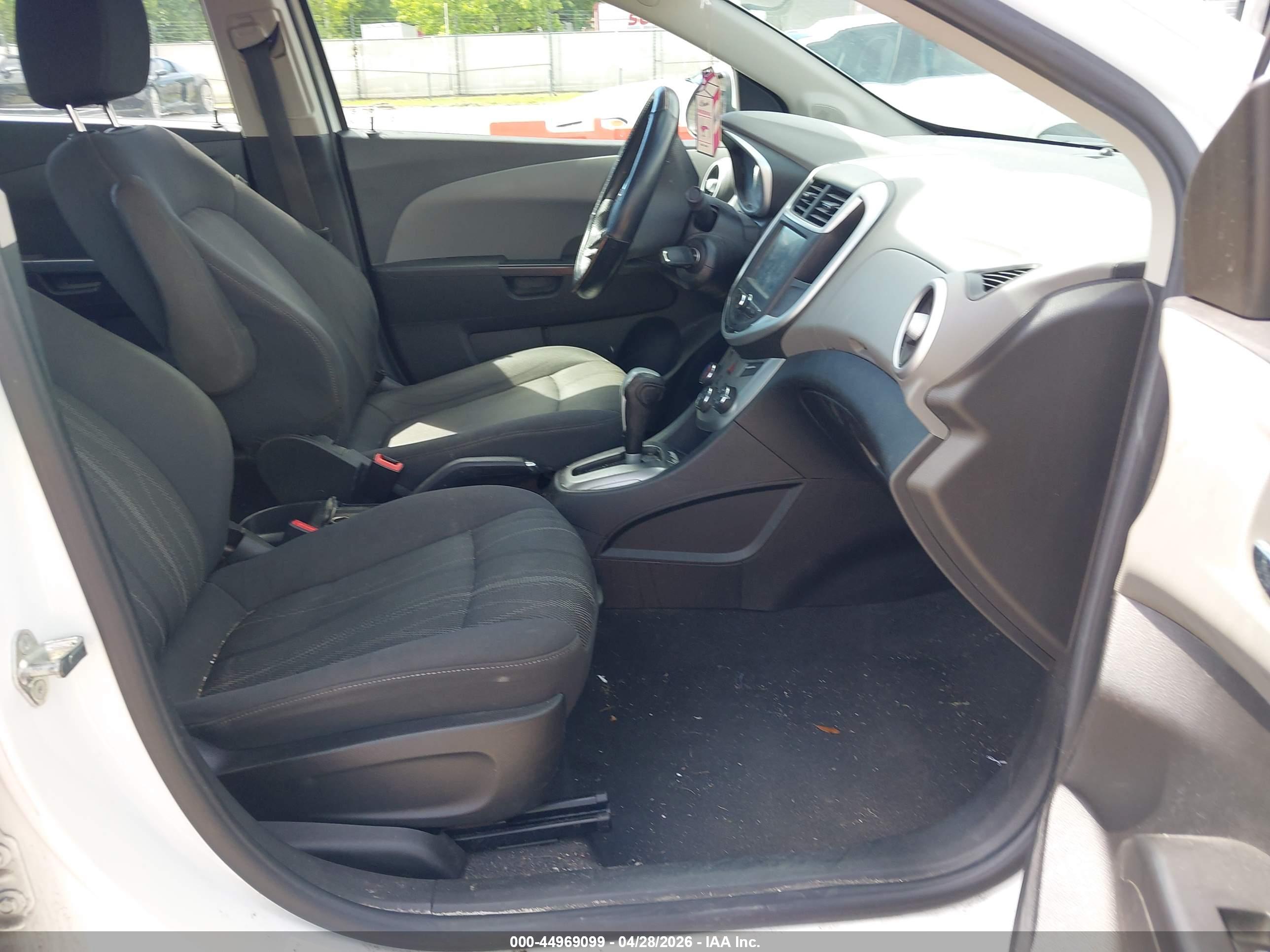 CHEVROLET SONIC image 5