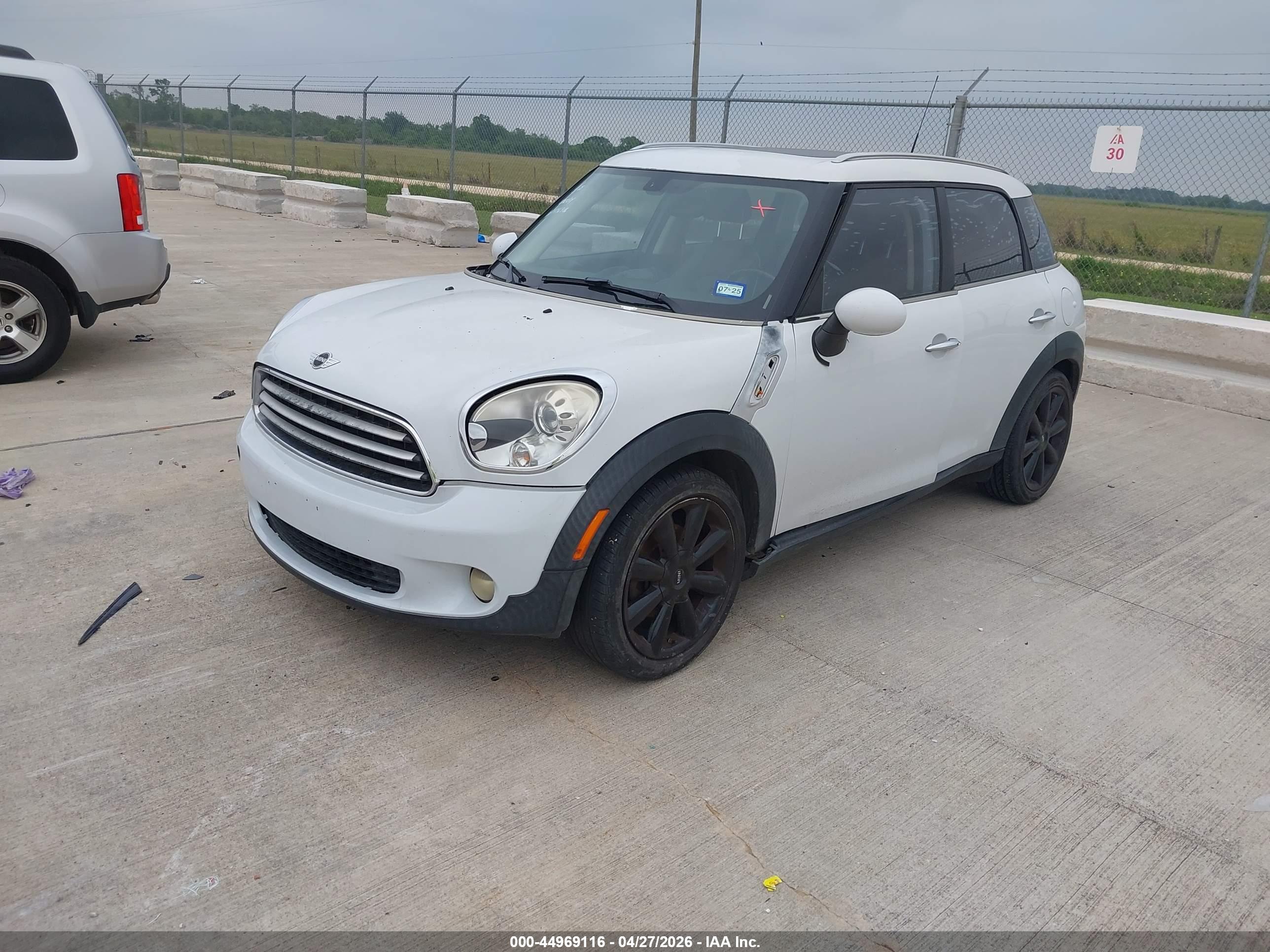 MINI COOPER image 2