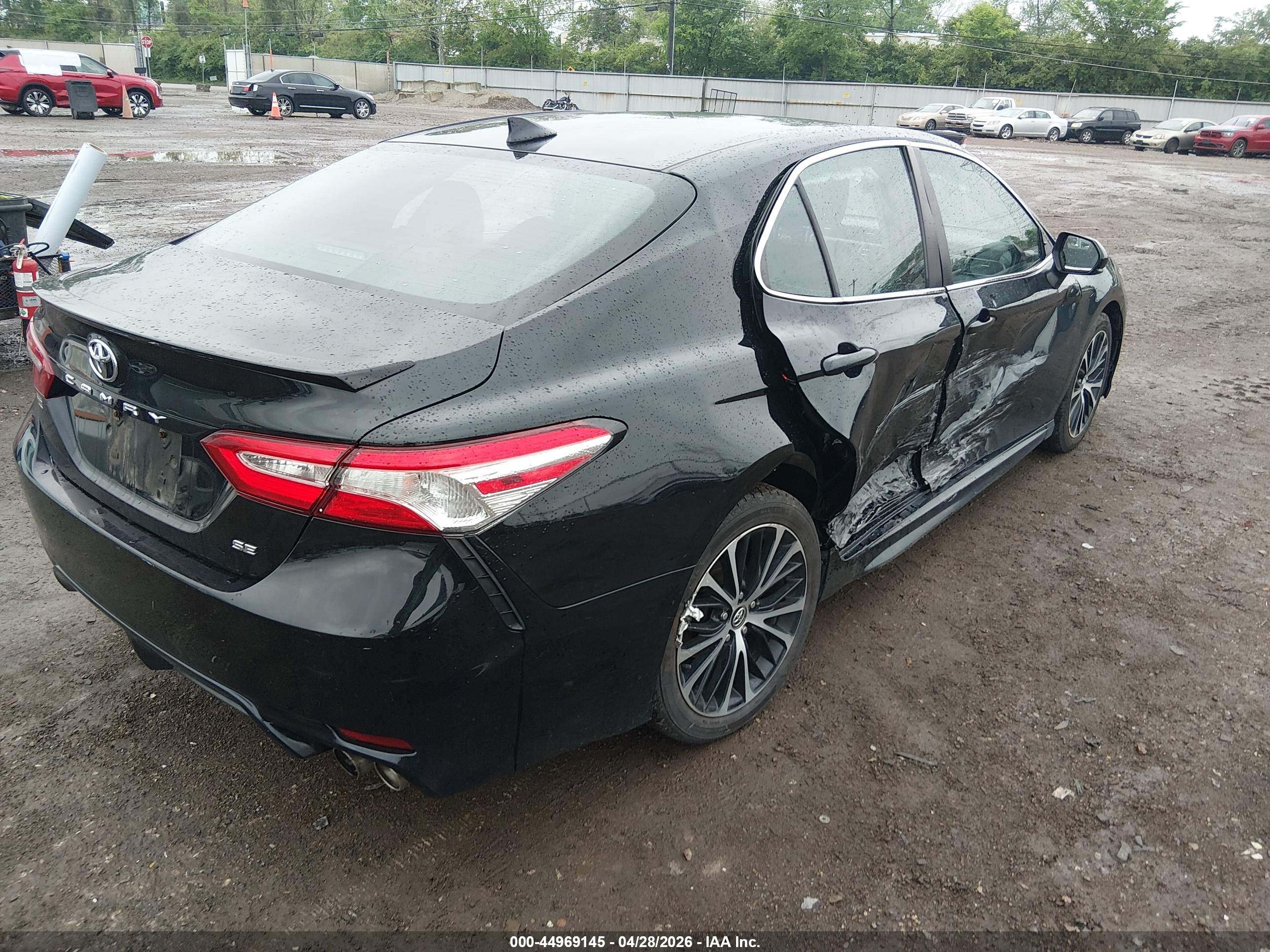 TOYOTA CAMRY image 4
