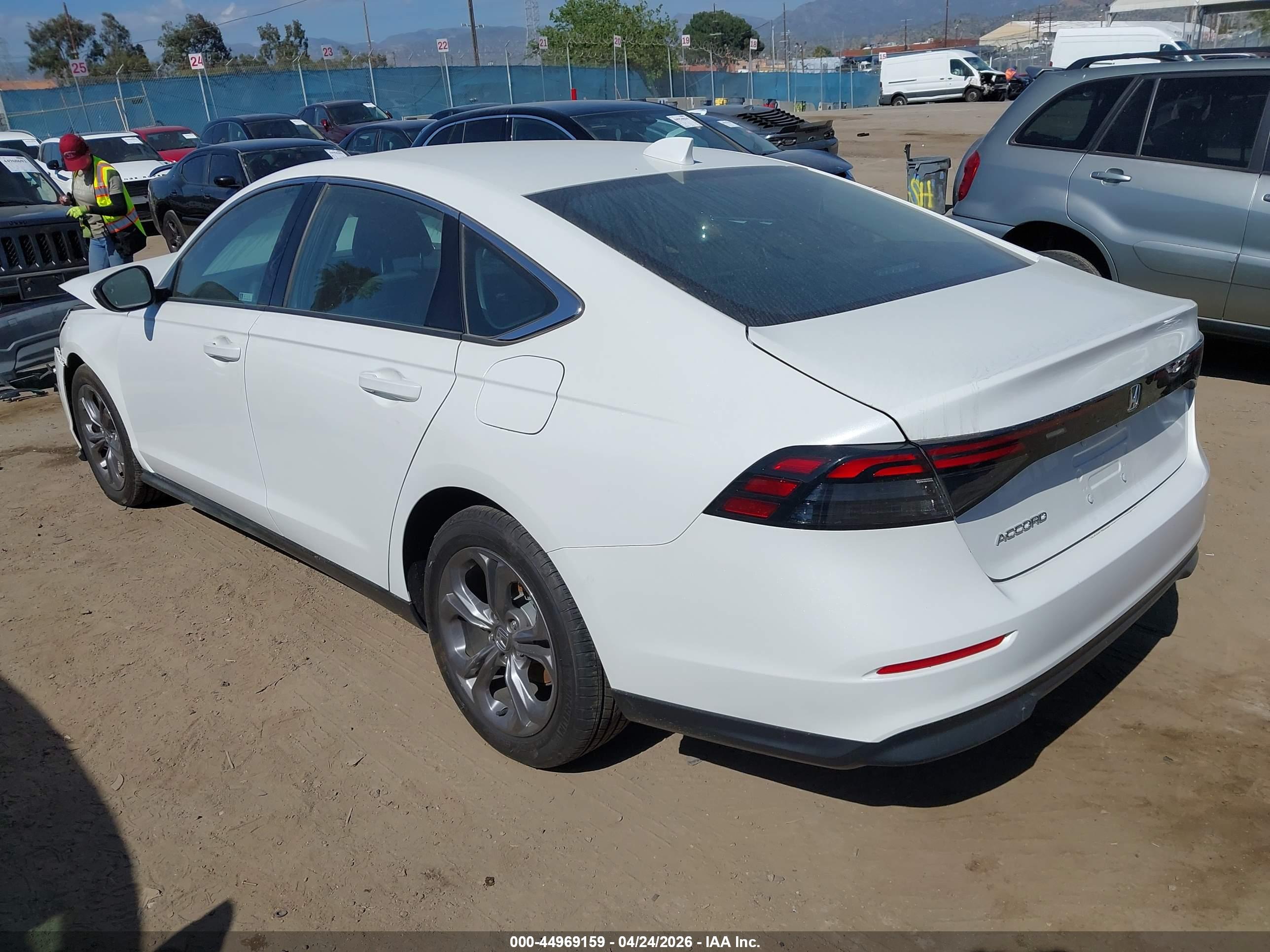 HONDA ACCORD image 3
