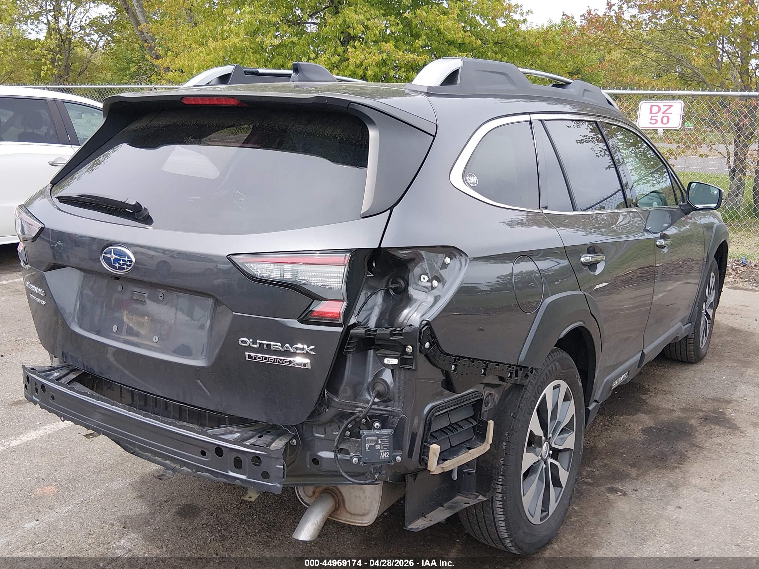 SUBARU OUTBACK image 4