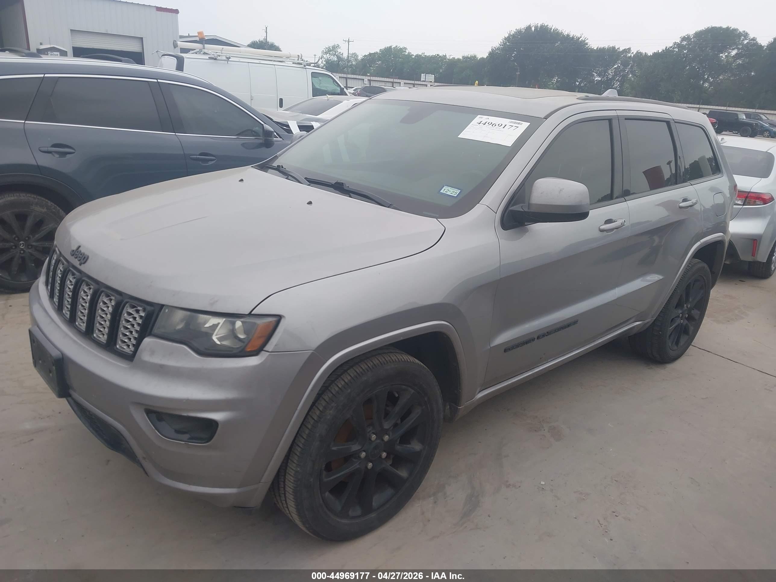 JEEP GRAND image 2