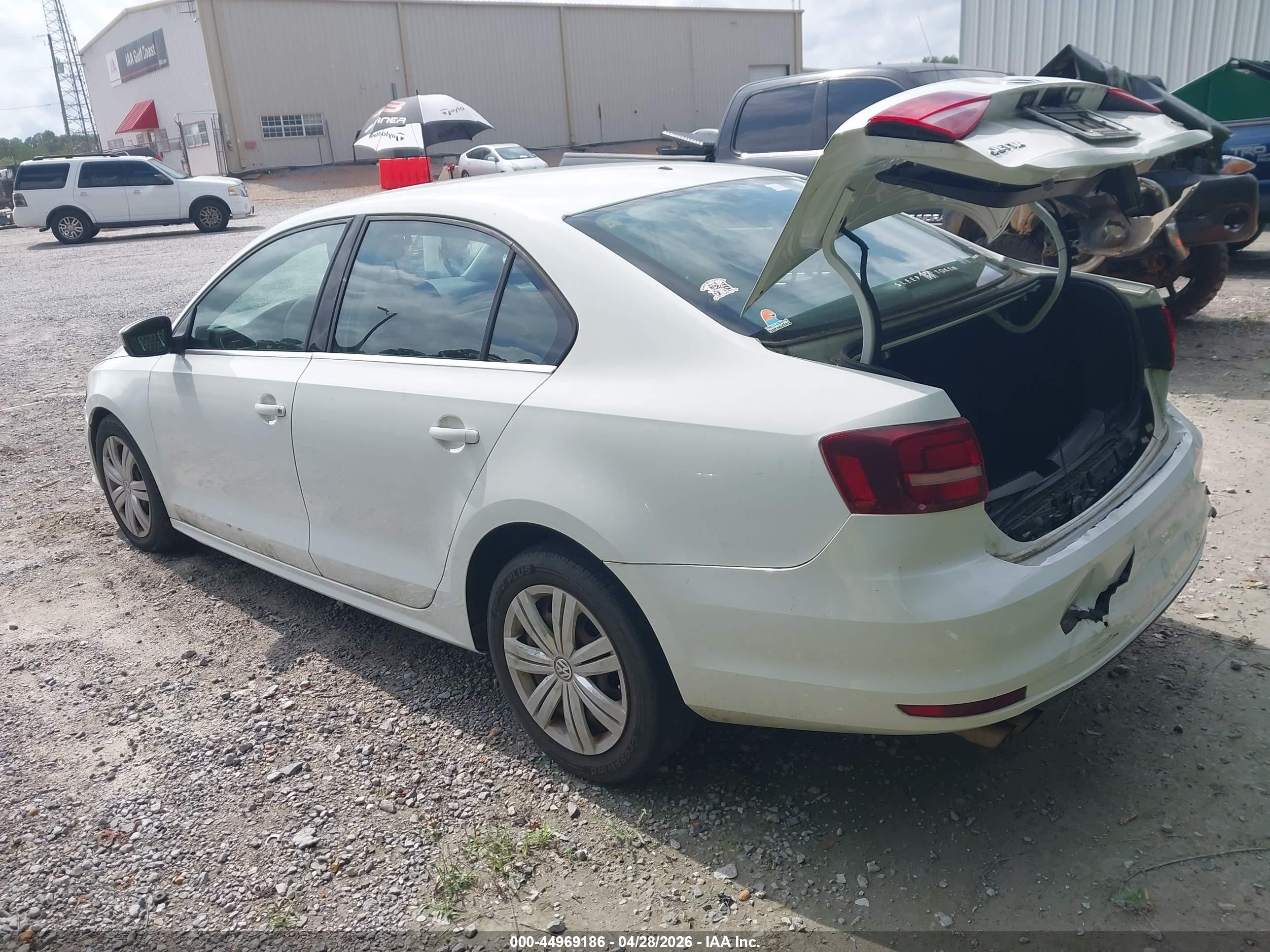 VOLKSWAGEN JETTA image 3