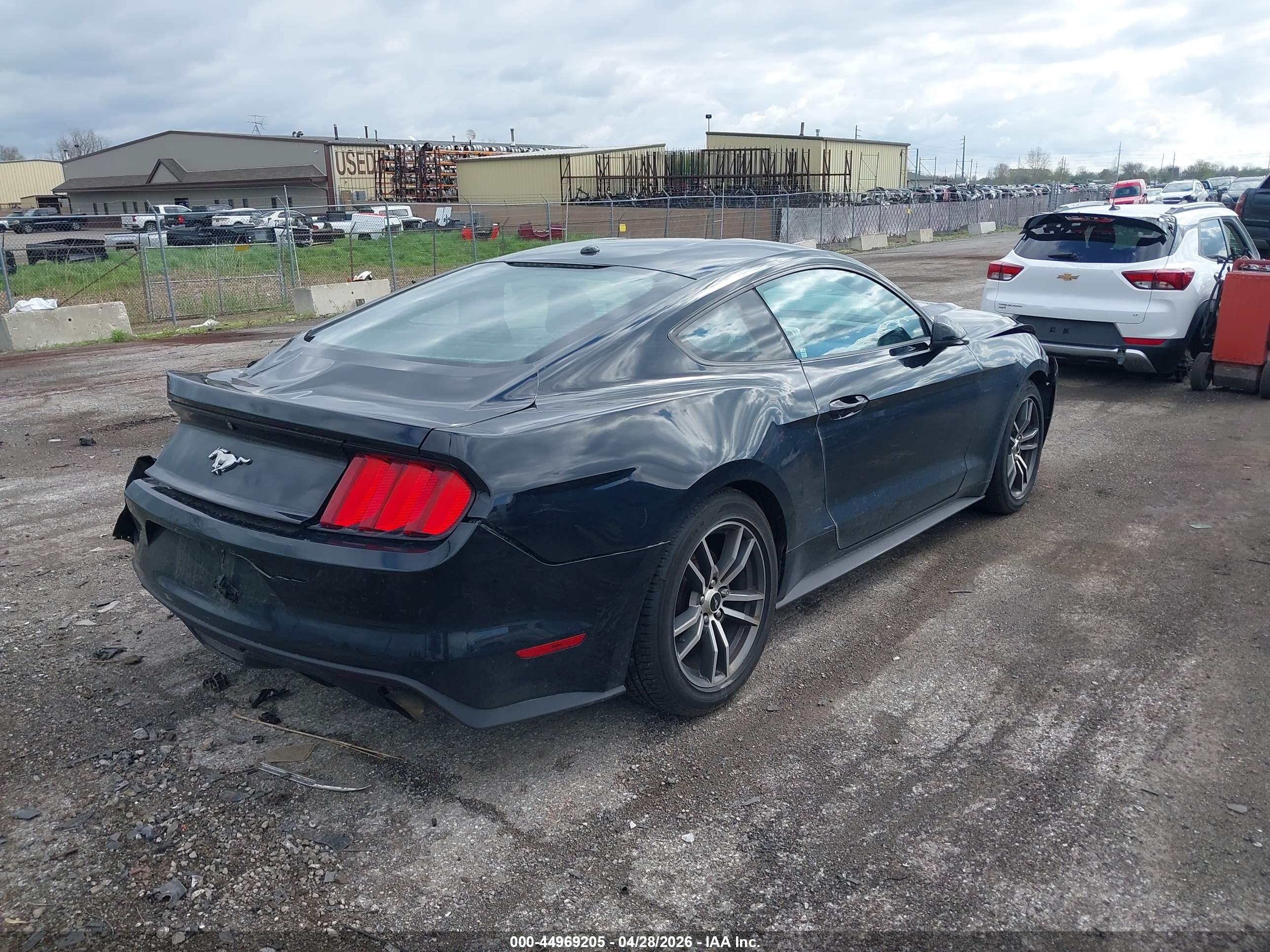 FORD MUSTANG image 4
