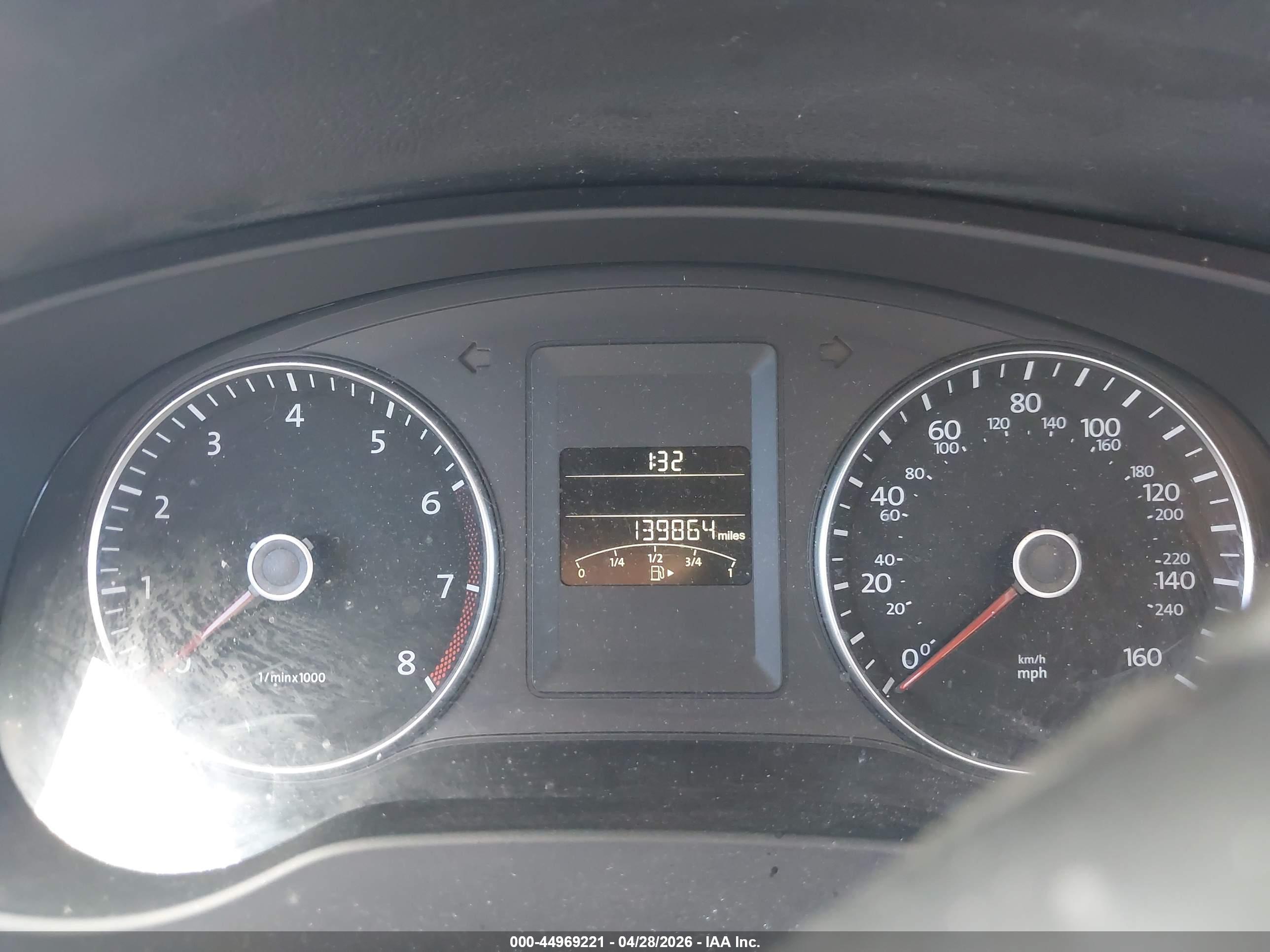 VOLKSWAGEN JETTA image 7