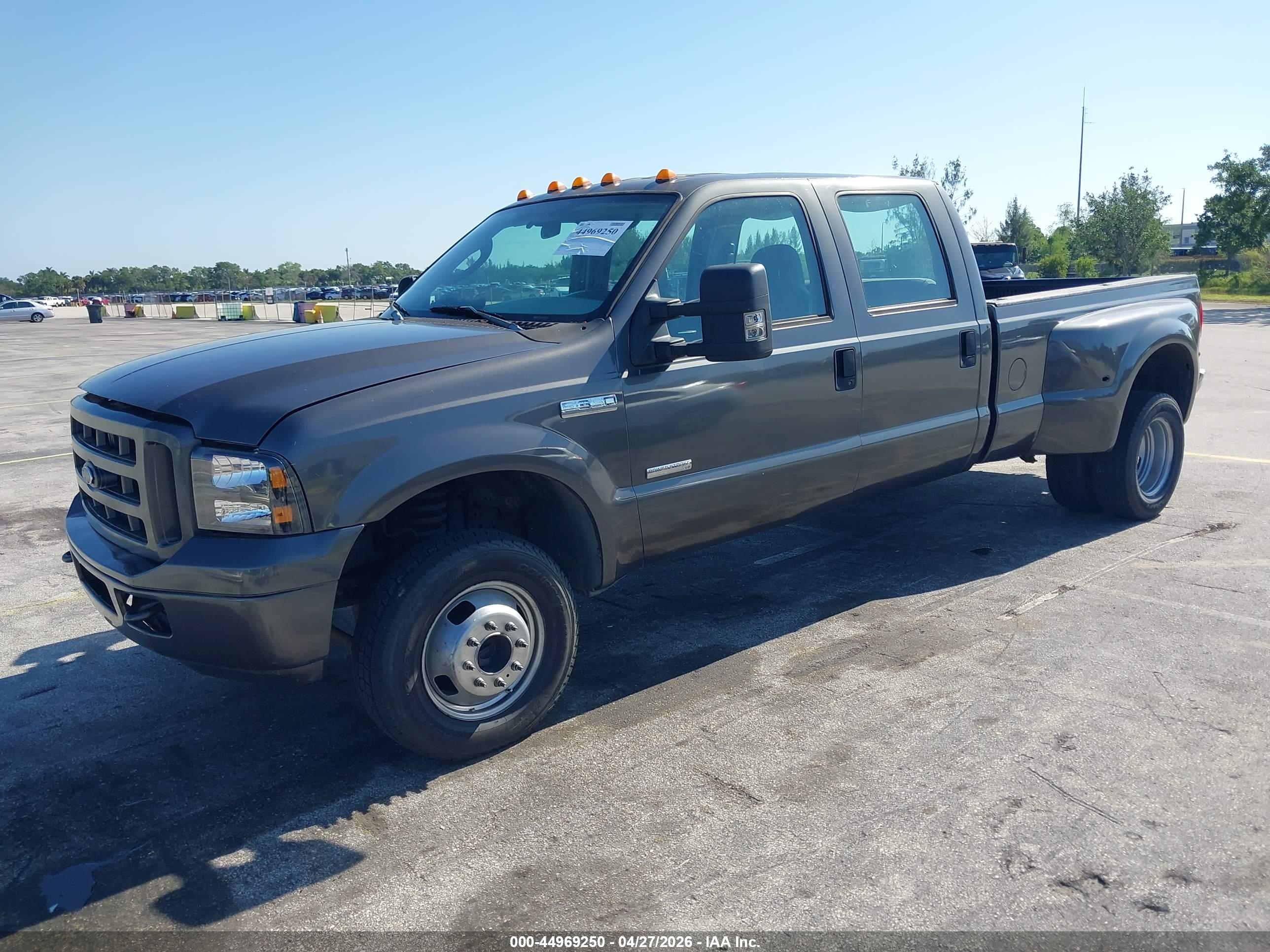 FORD F-350 image 2