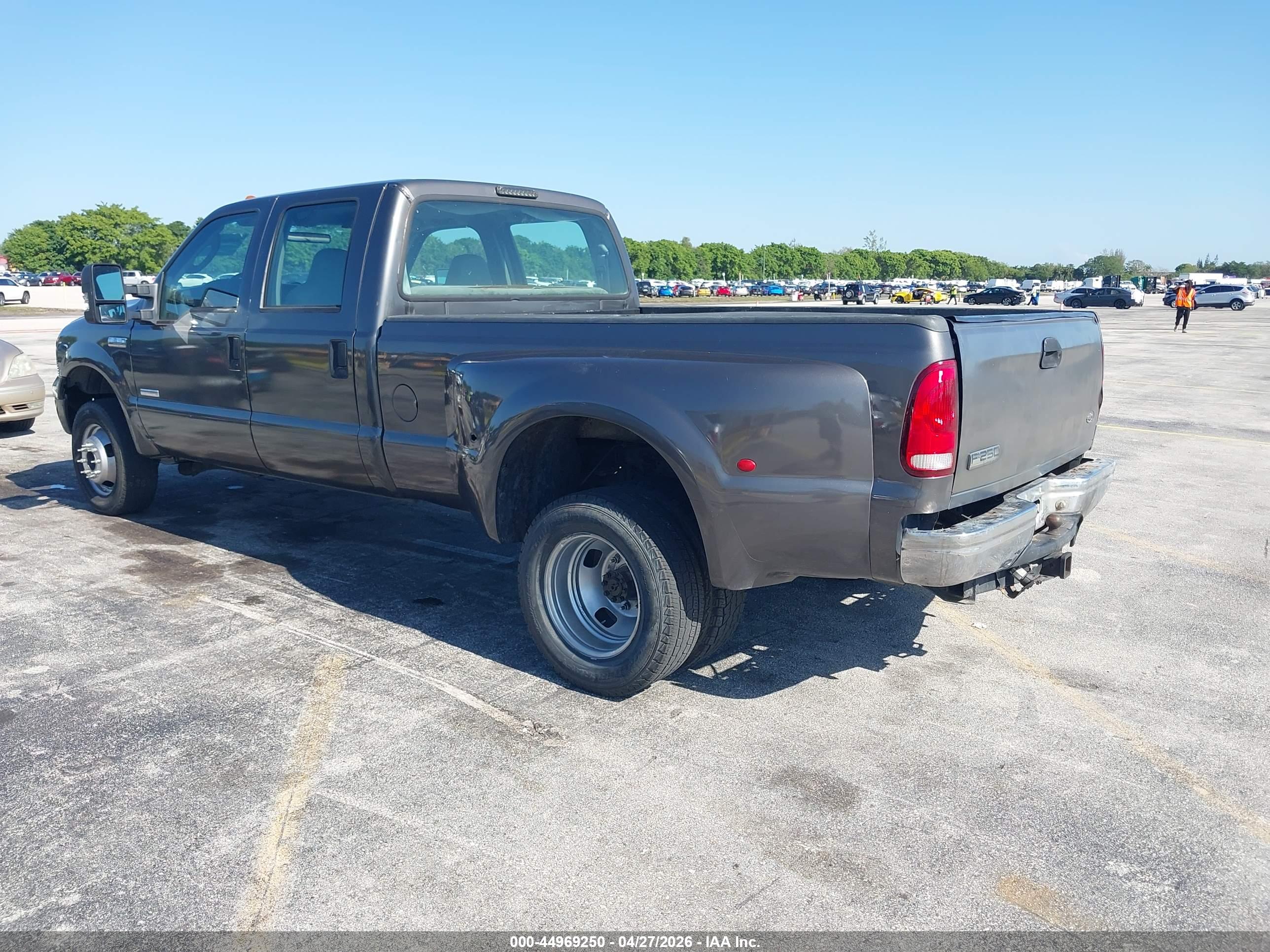 FORD F-350 image 3