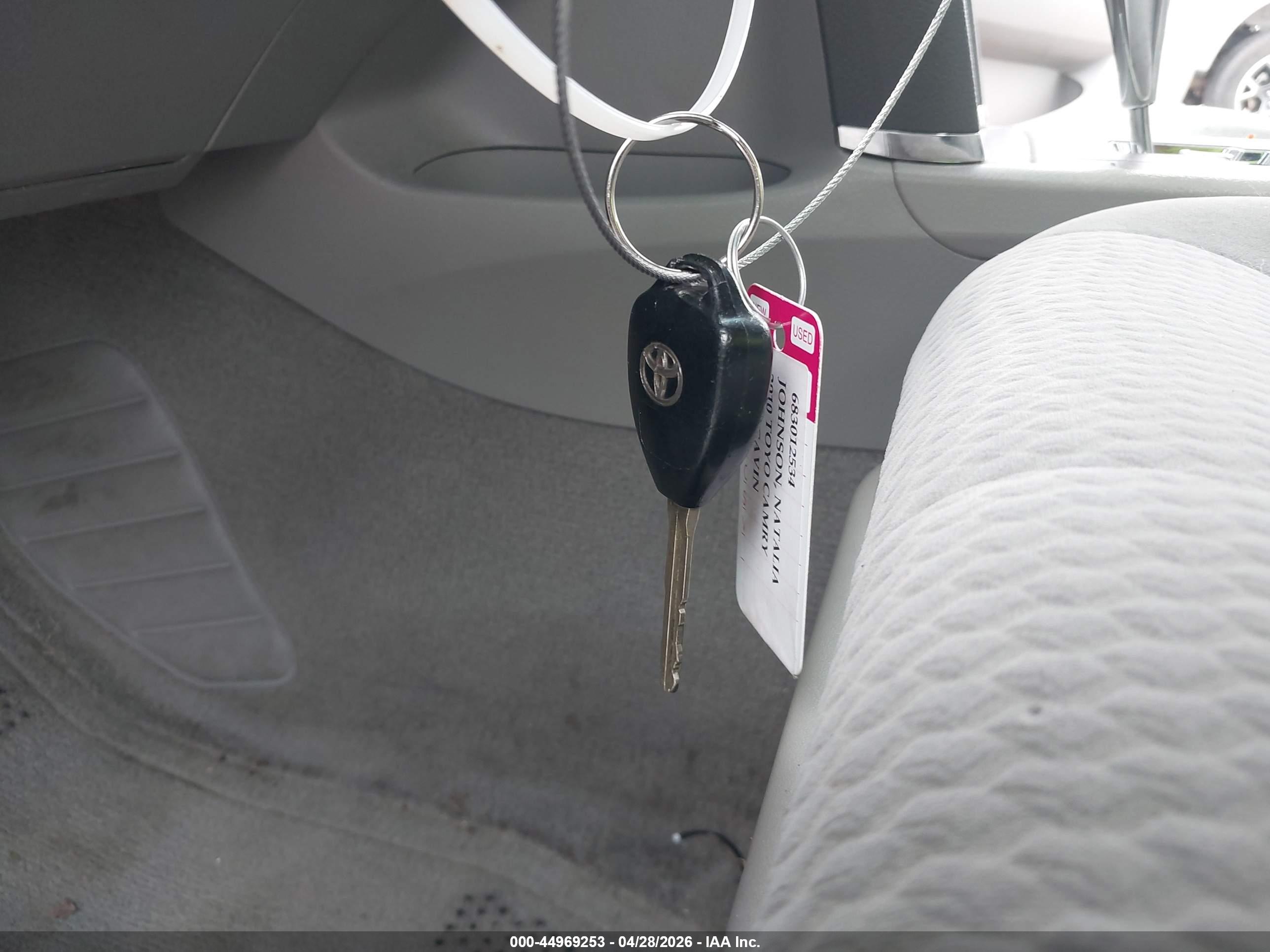 TOYOTA CAMRY image 11