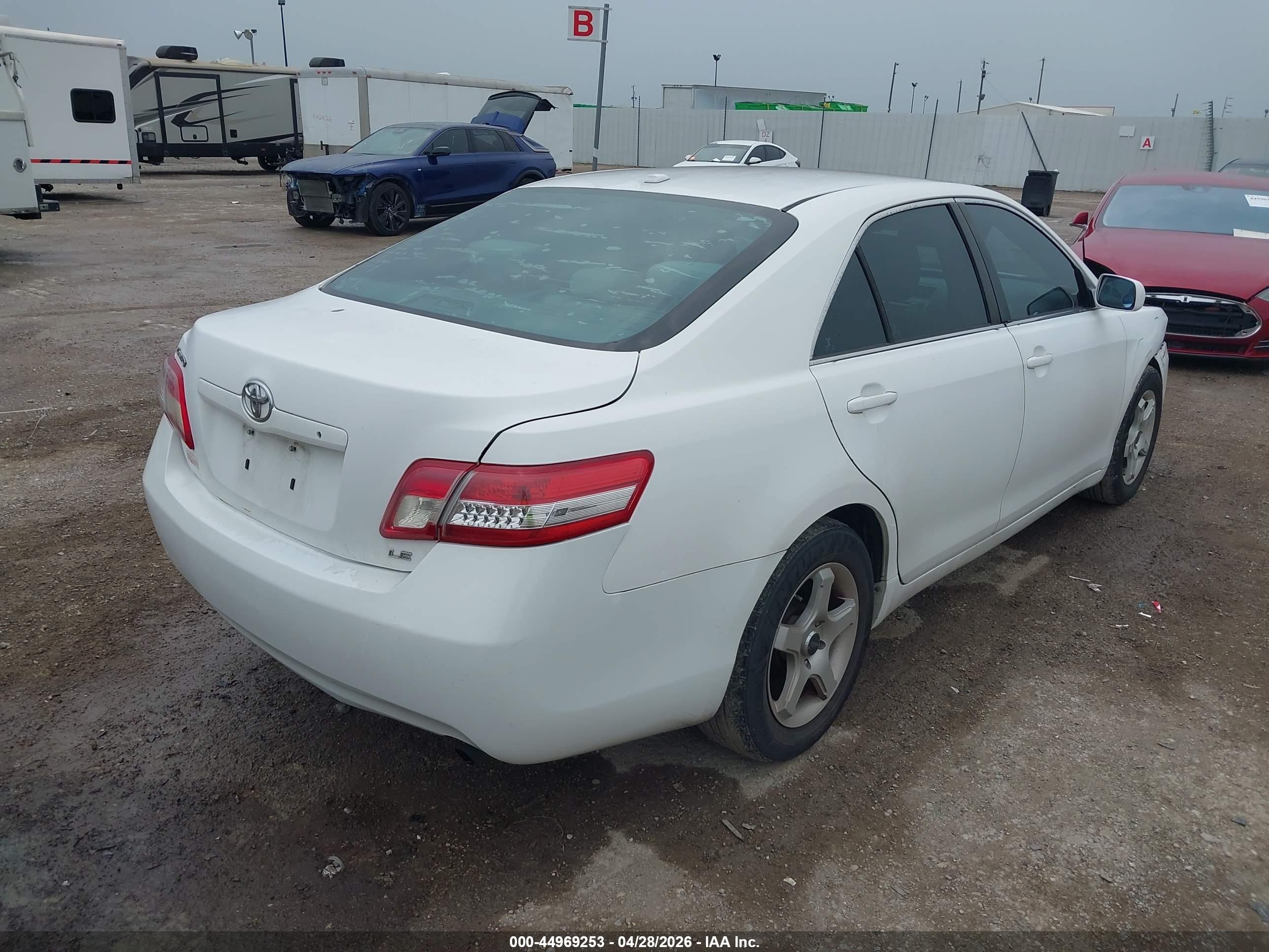 TOYOTA CAMRY image 4