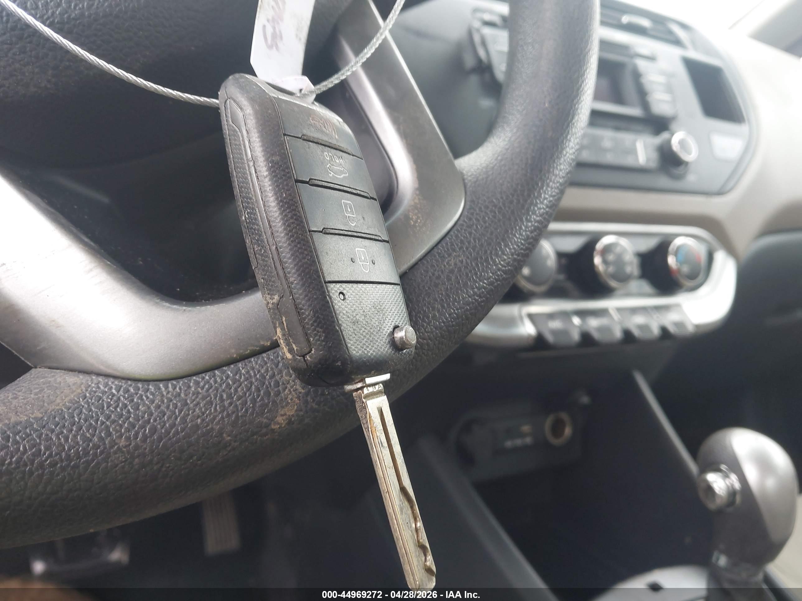 KIA RIO image 11