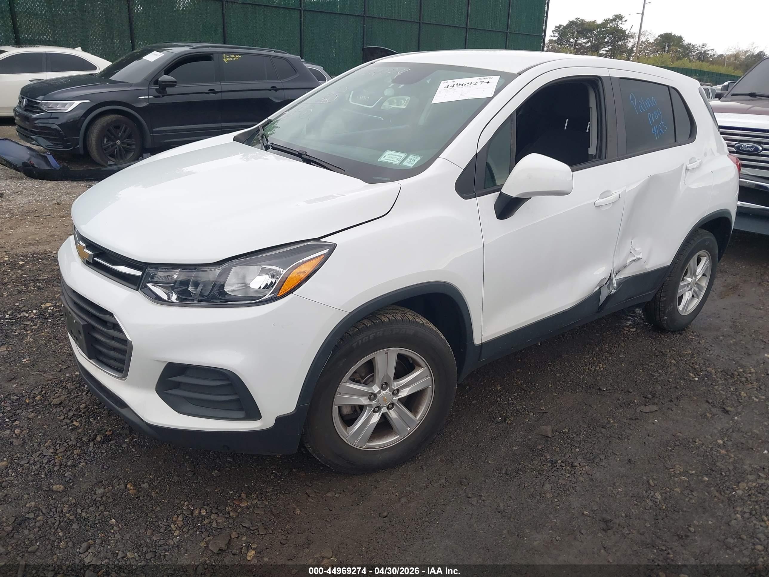 CHEVROLET TRAX image 2