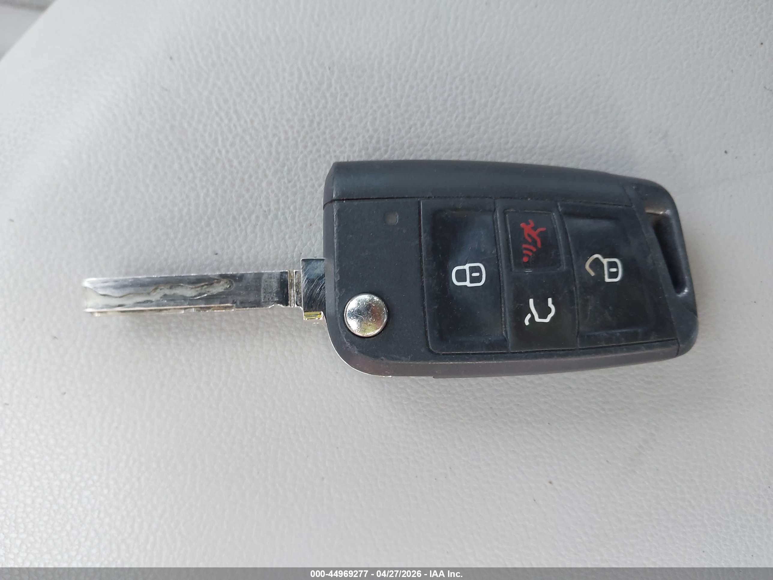 VOLKSWAGEN JETTA image 11
