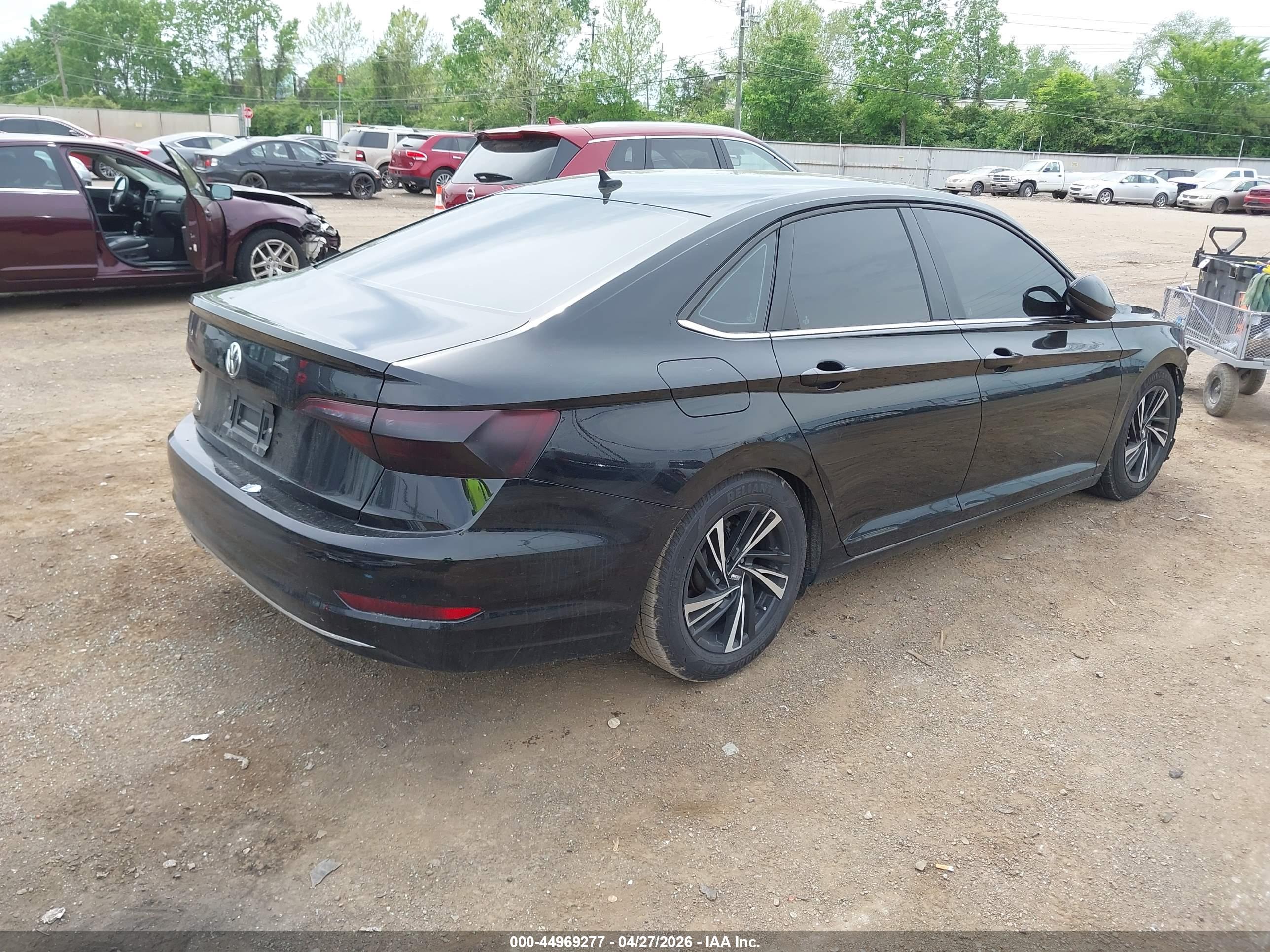 VOLKSWAGEN JETTA image 4